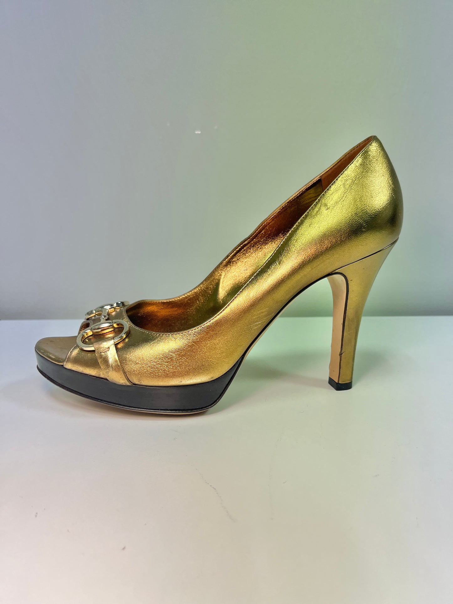 GUCCI by Tom Ford gold belted open toe leather heels (40)
