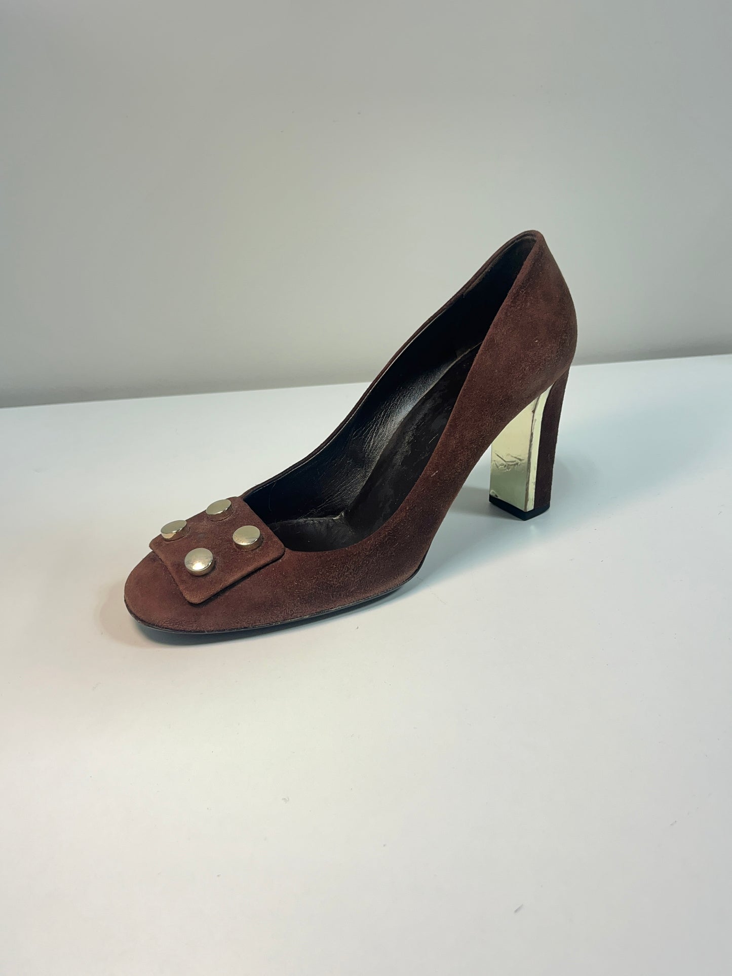 GUCCI by Tom Ford studded brown suede pumps (41)