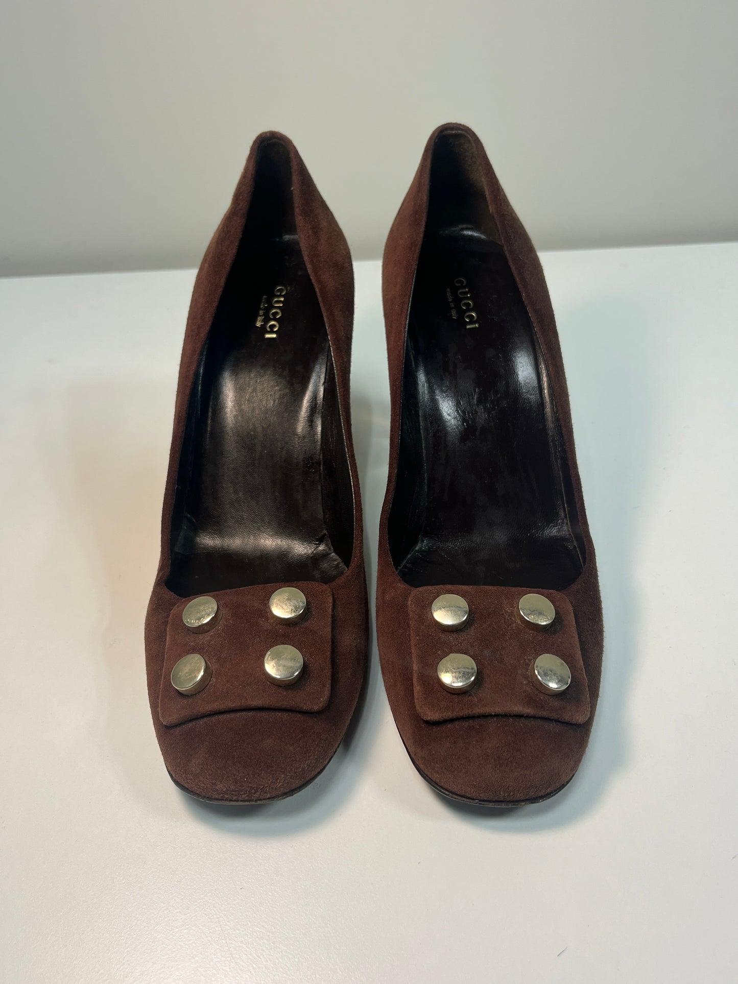 GUCCI by Tom Ford studded brown suede pumps (41)