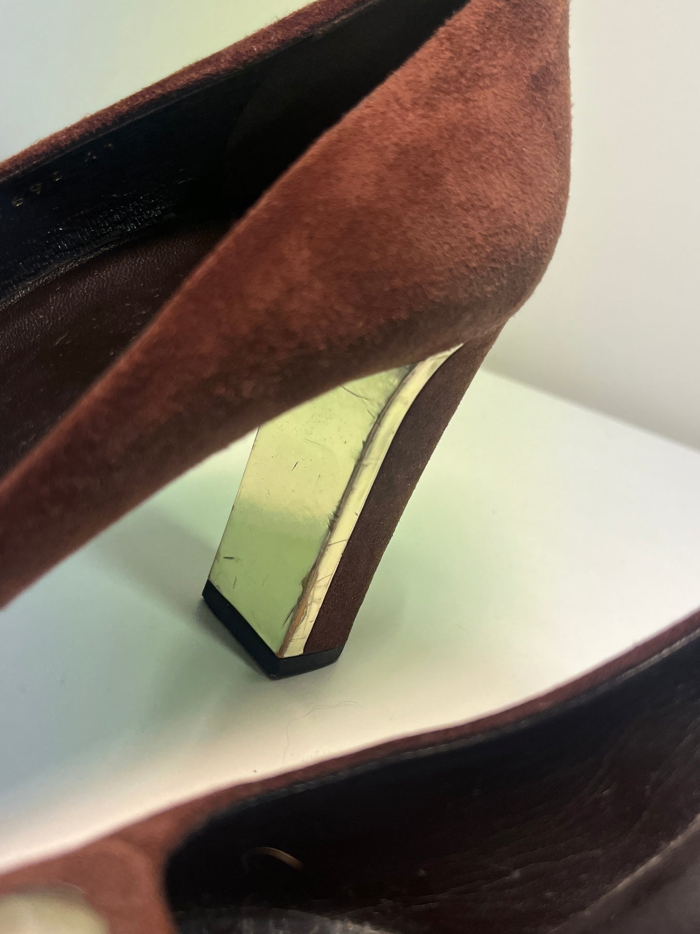 GUCCI by Tom Ford studded brown suede pumps (41)