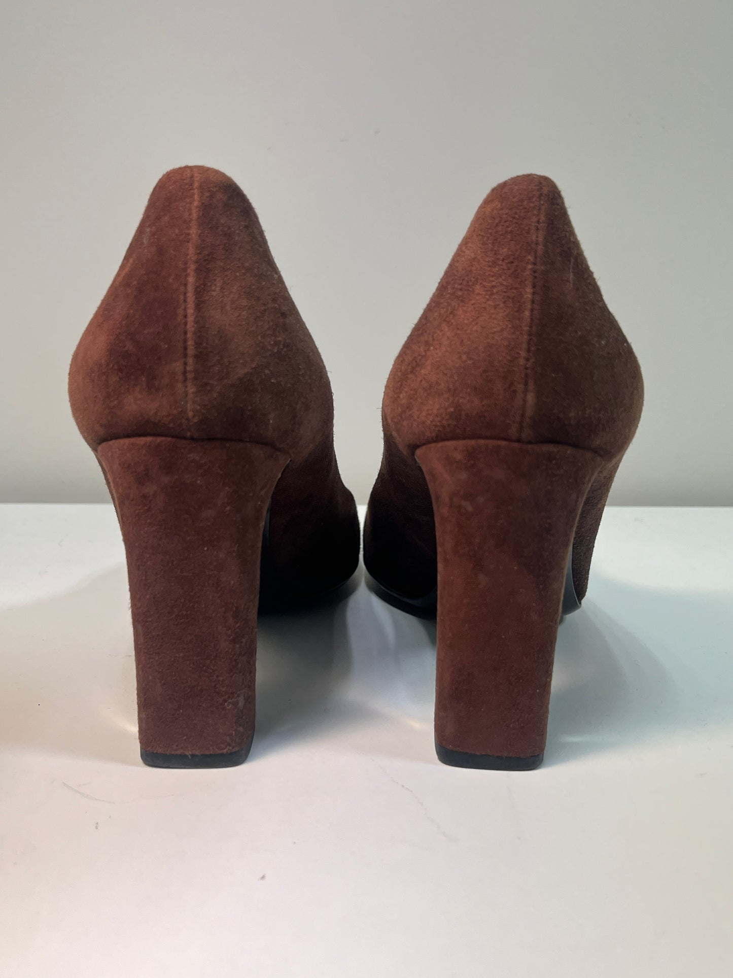 GUCCI by Tom Ford studded brown suede pumps (41)
