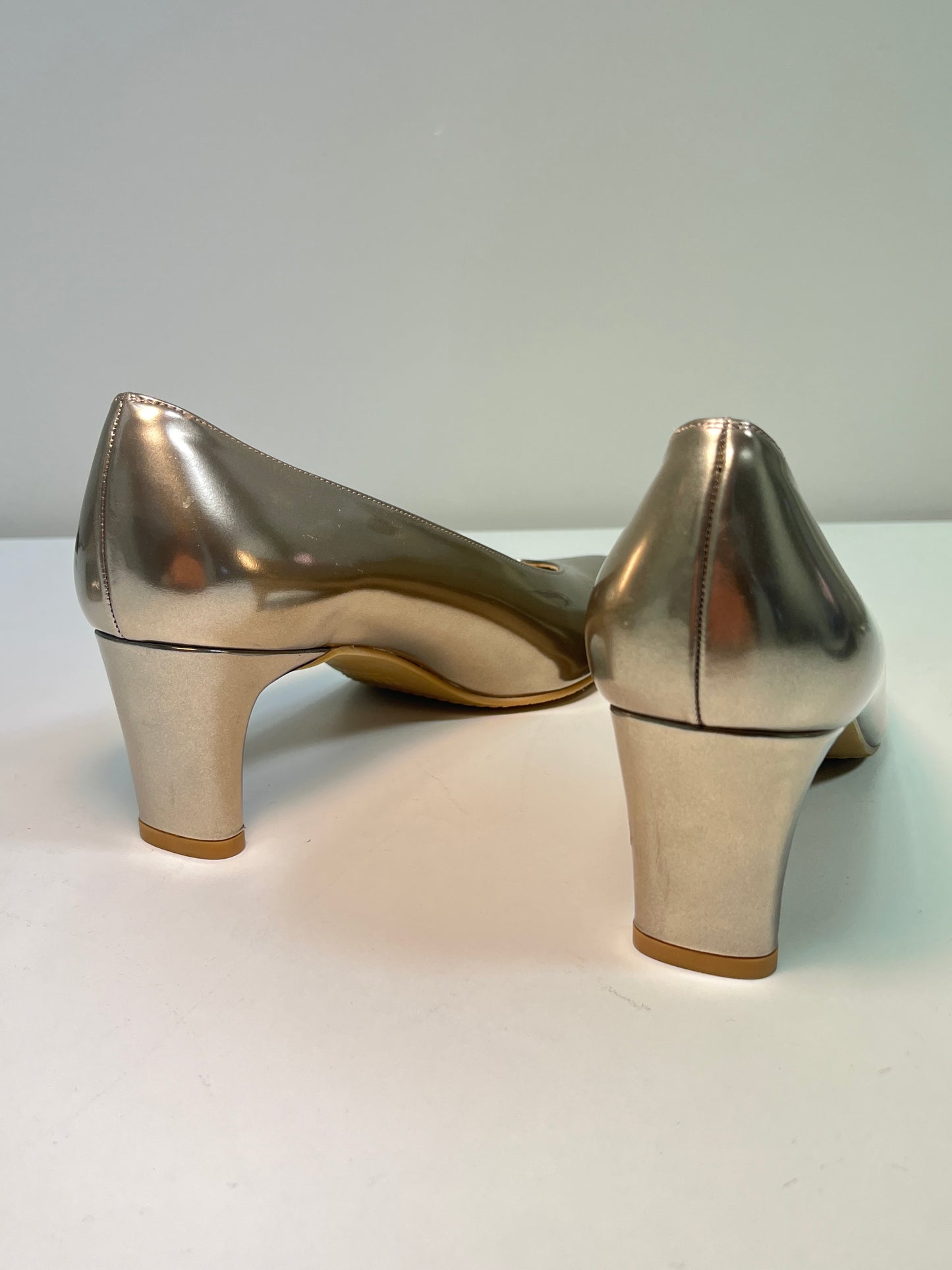 STUART WEITZMAN silver classic pumps (38.5)