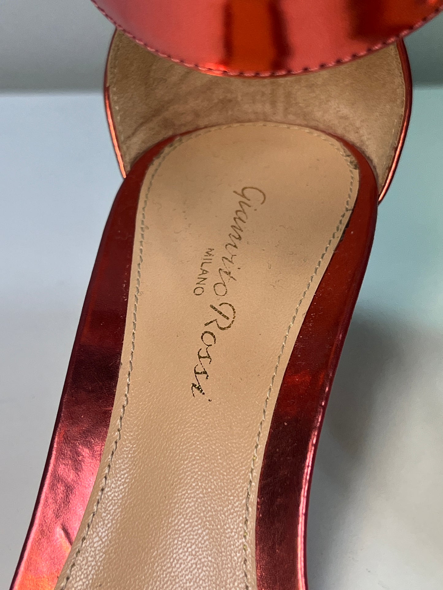 GIANVITO ROSSI metallic pink belted open toe kitten heel sandals (39)