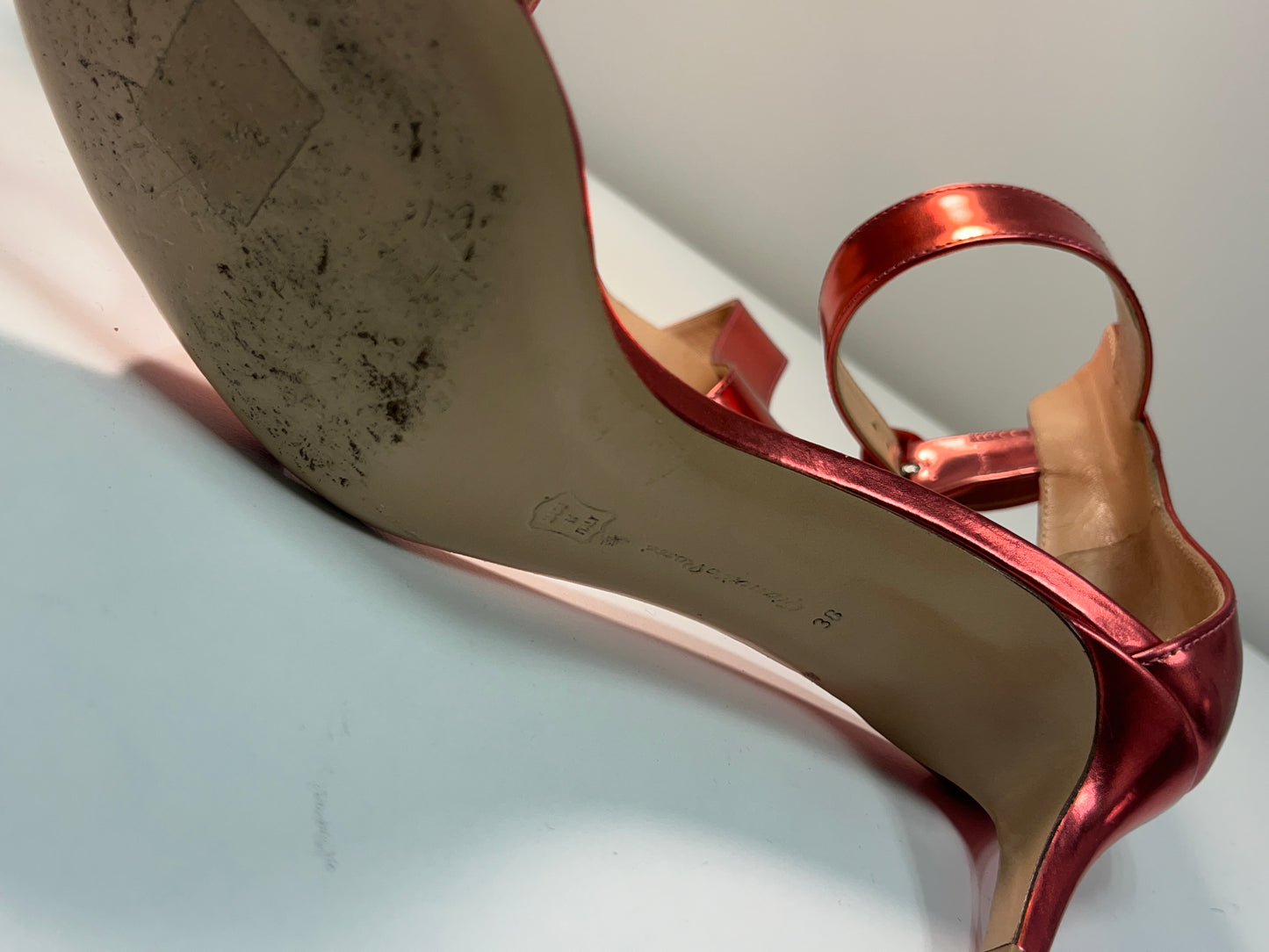GIANVITO ROSSI metallic pink belted open toe kitten heel sandals (39)