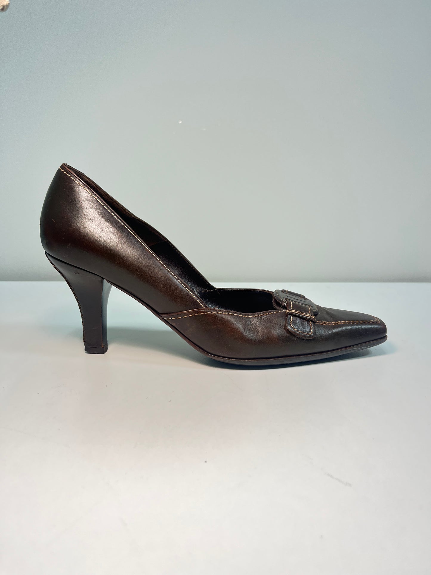 FERRAGAMO leather belted squared toe kitten pumps (39)