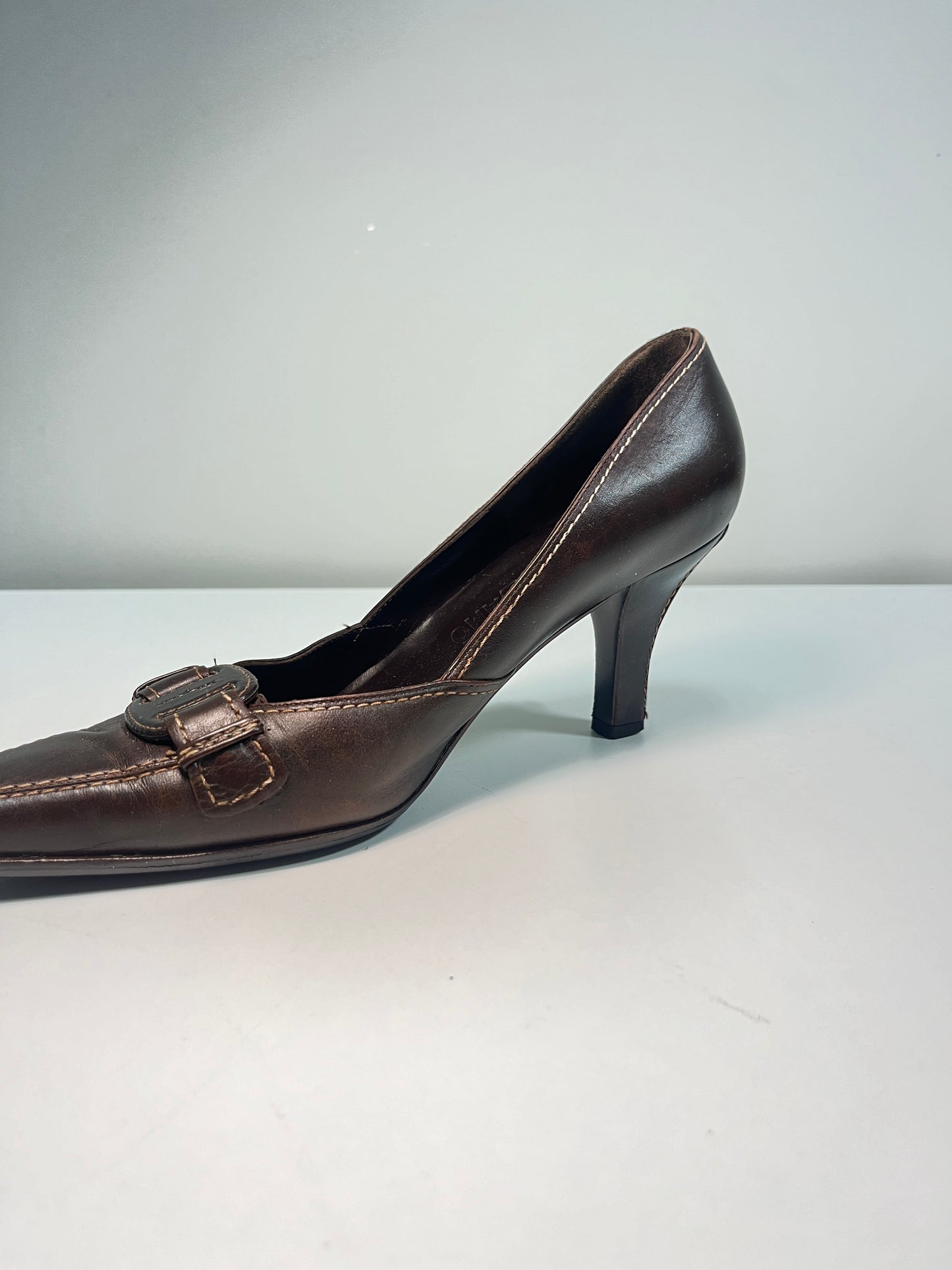 FERRAGAMO leather belted squared toe kitten pumps (39)