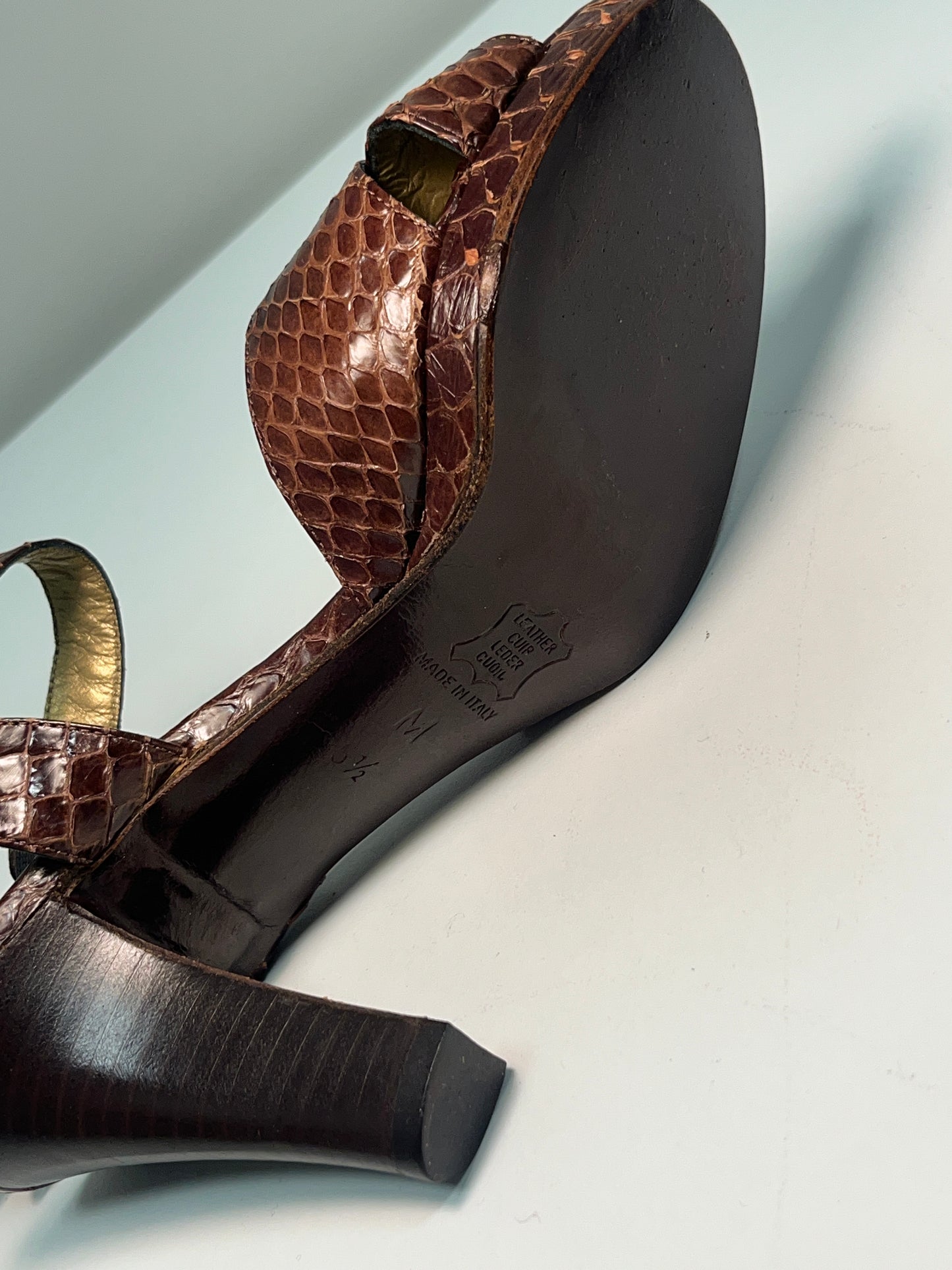 YVES SAINT LAURENT open toe sandals with wood platform (35.5)