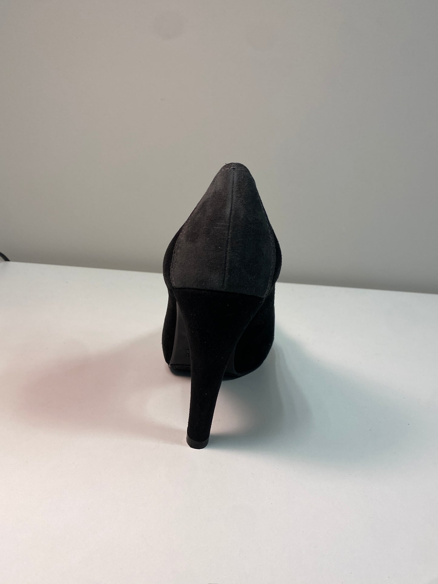 STUART WEITZMAN black and grey leather pumps (39)