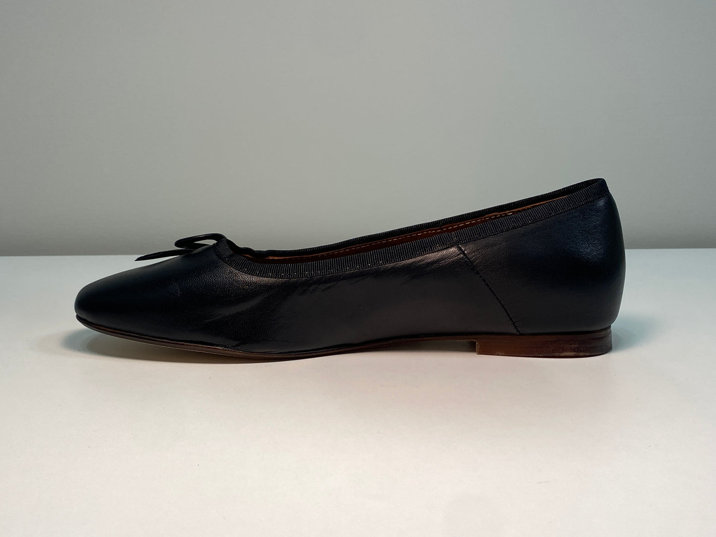 ANONYMOUS COPENHAGEN leather flats (38.5)
