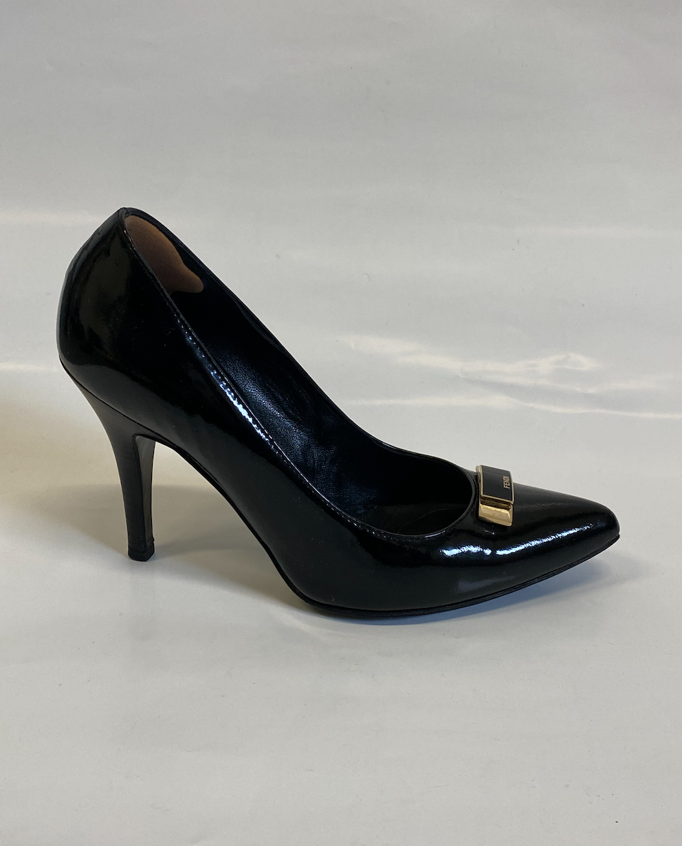FENDI leather heels (36.5)