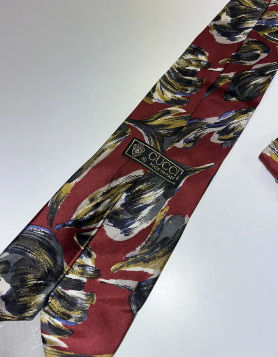 GUCCI red floral pattern classic tie