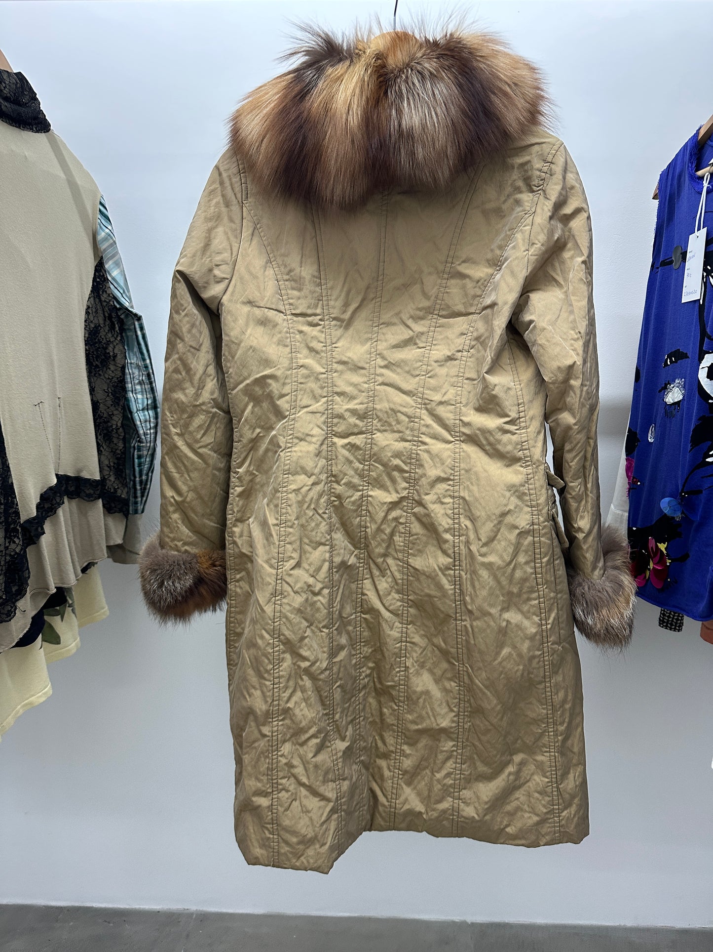 VINTAGE  puffer jacket with fur collar (M)