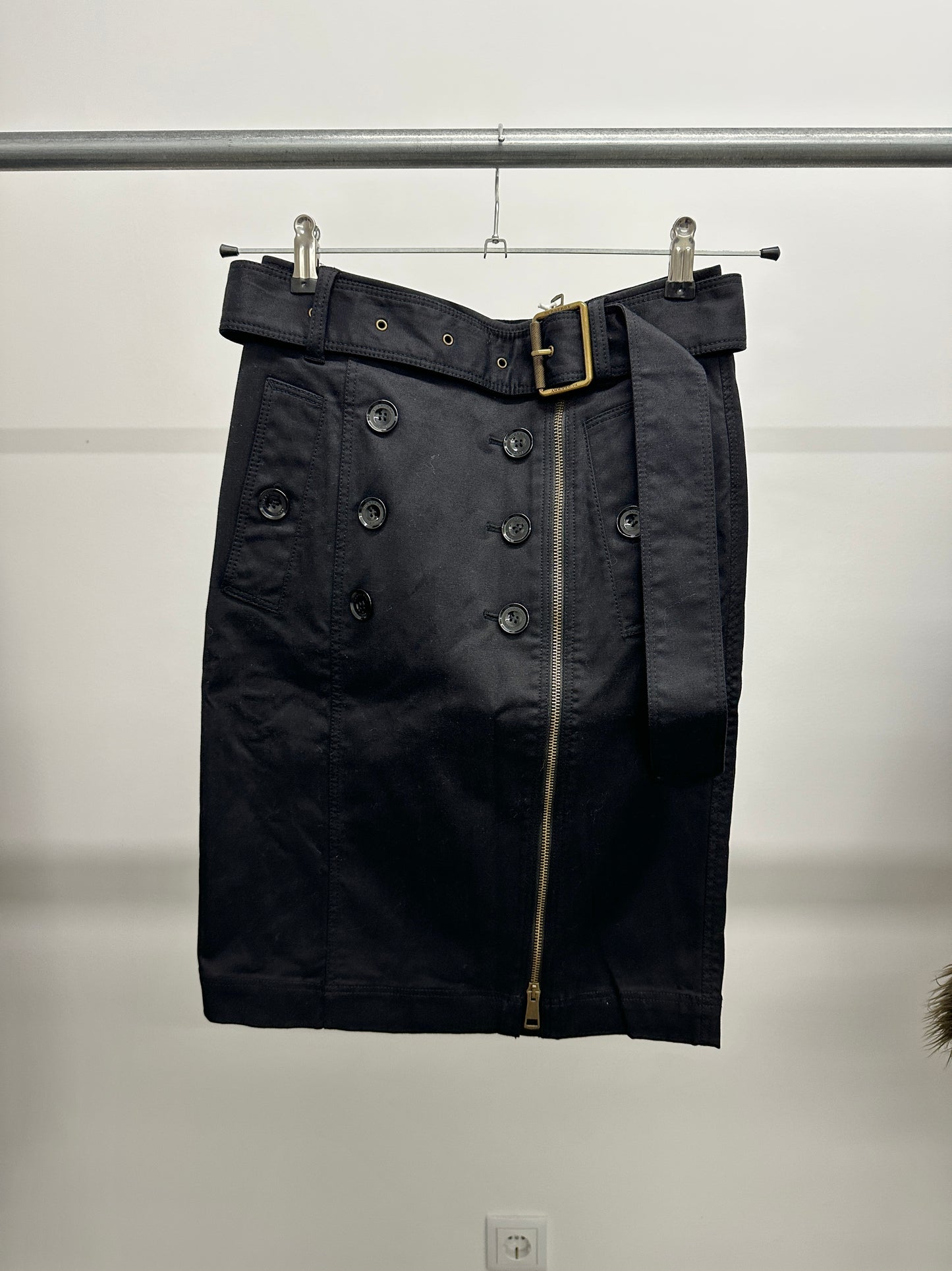 BURBERRY skirt w/belt (S)