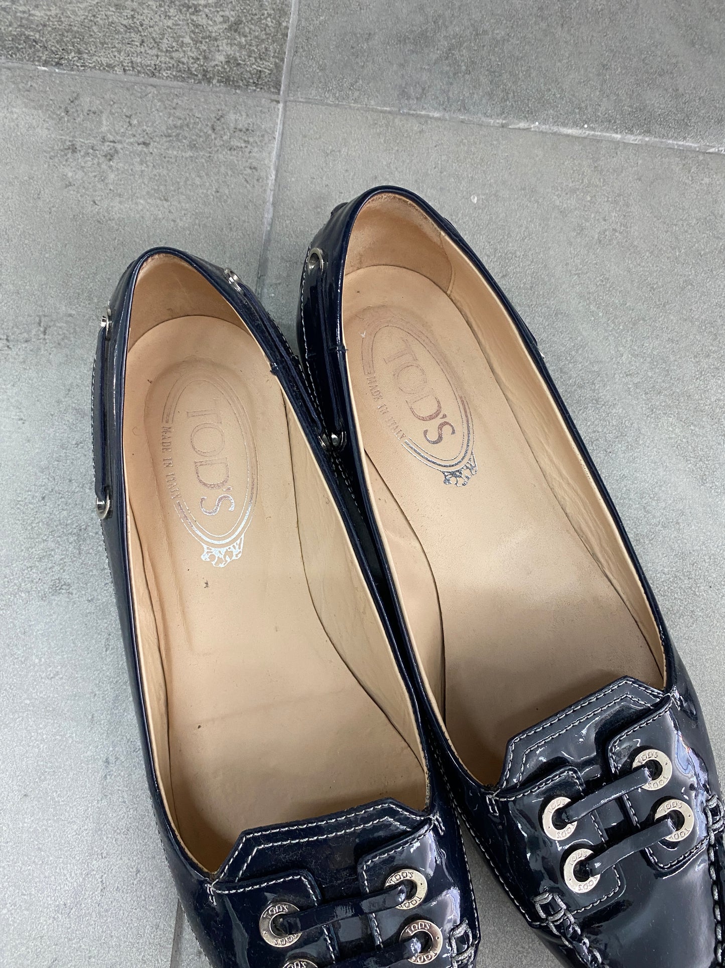 TOD’S navy polished flats (38 1/2)