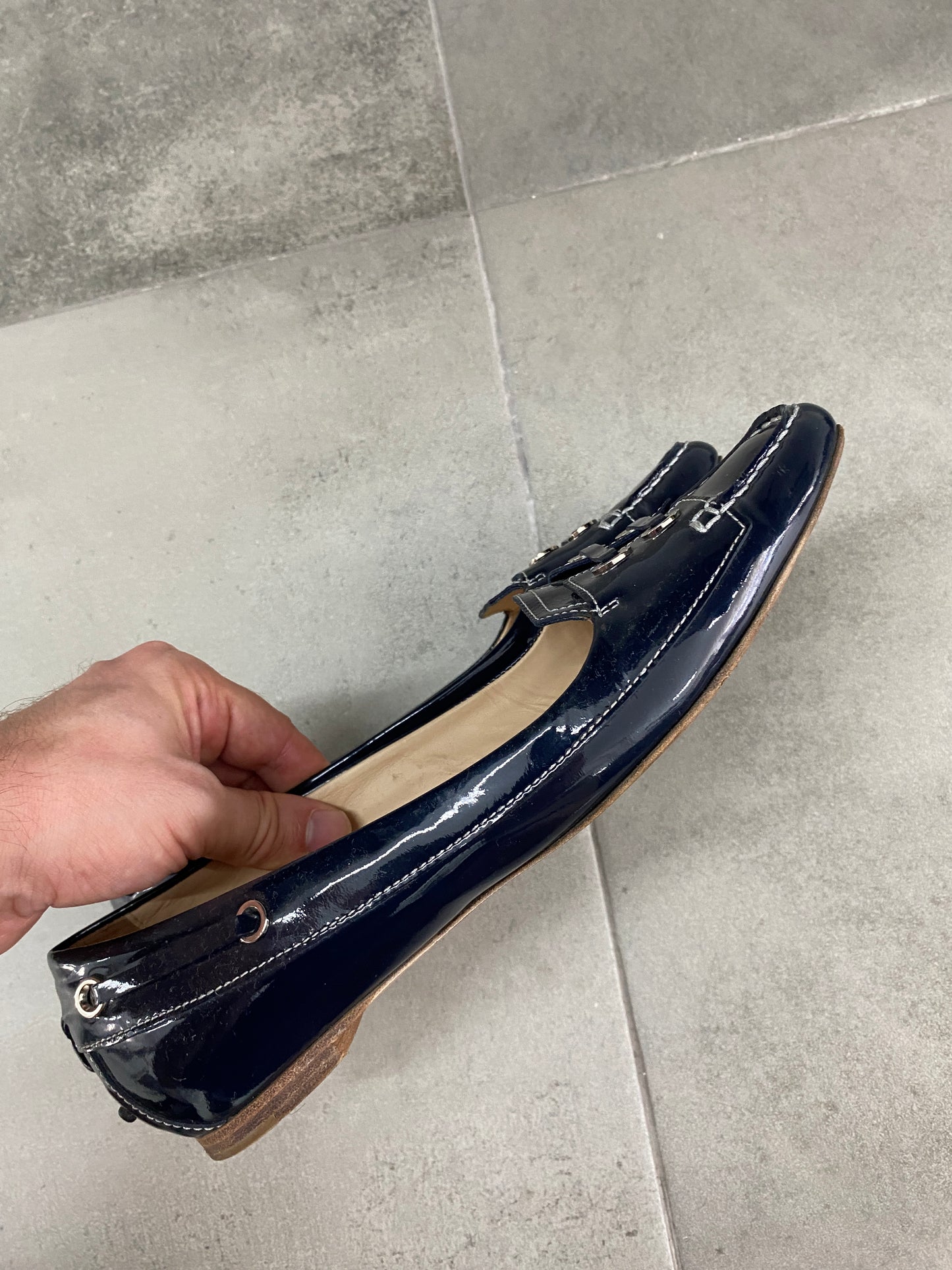 TOD’S navy polished flats (38 1/2)