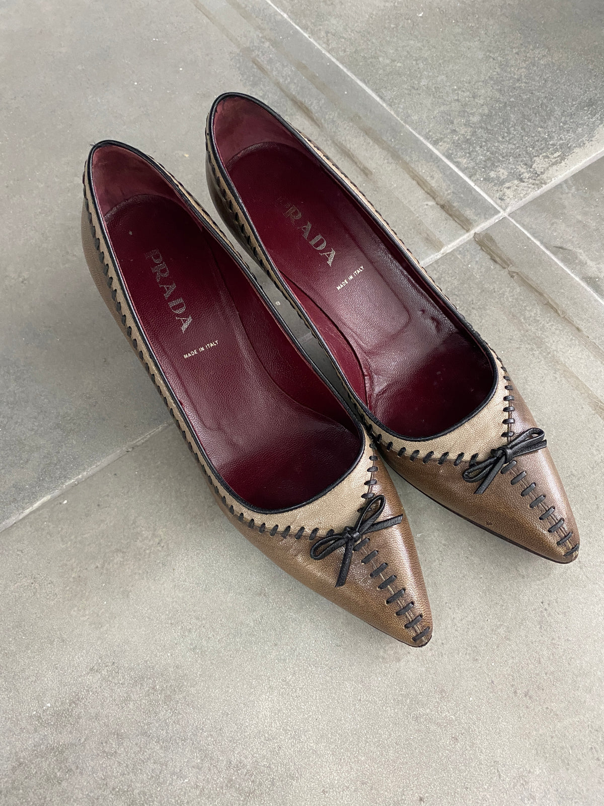 PRADA brown and beige pumps (36 1/2)