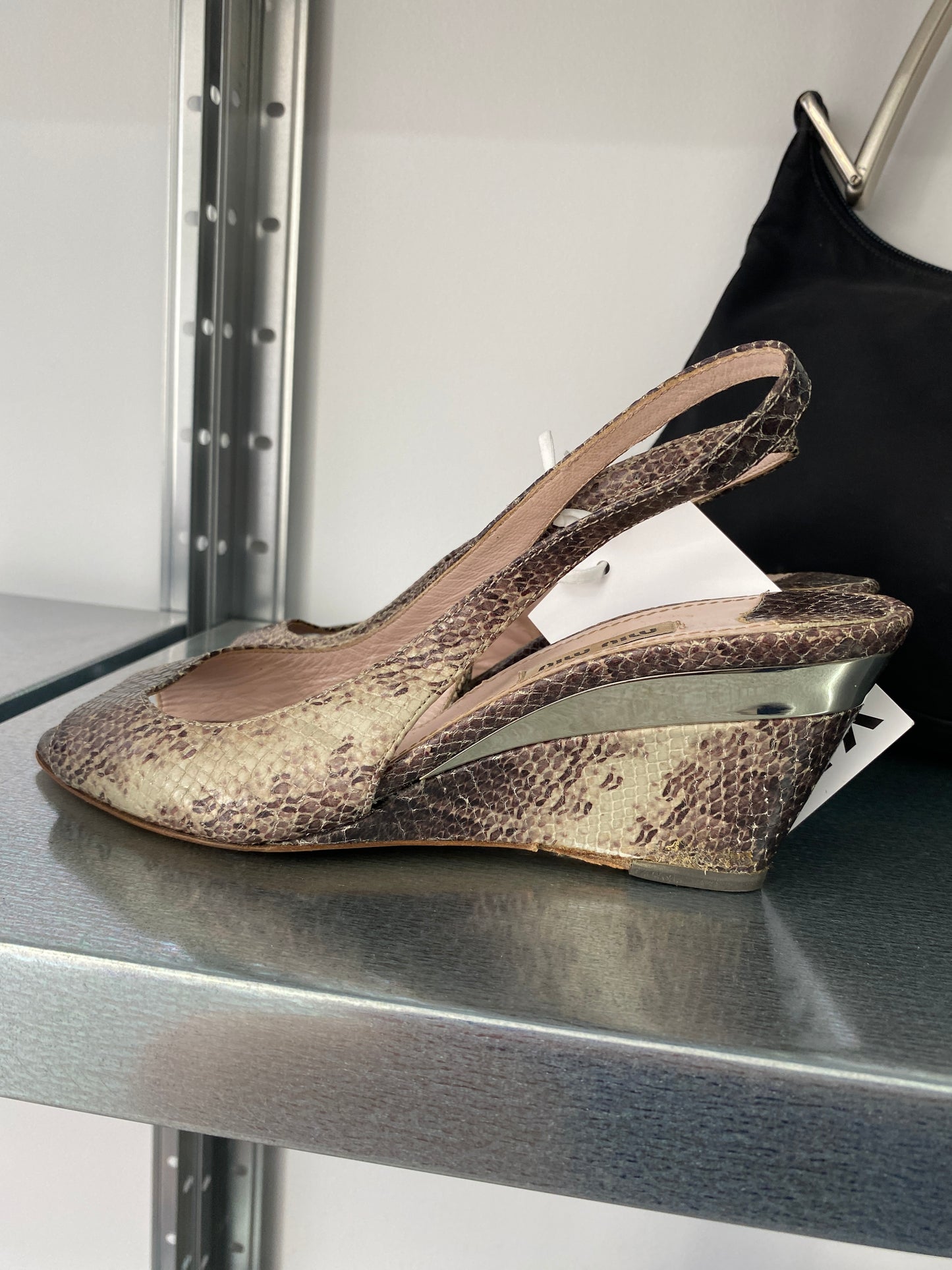 MIU MIU snakeskin wedges ( 36 1/2)