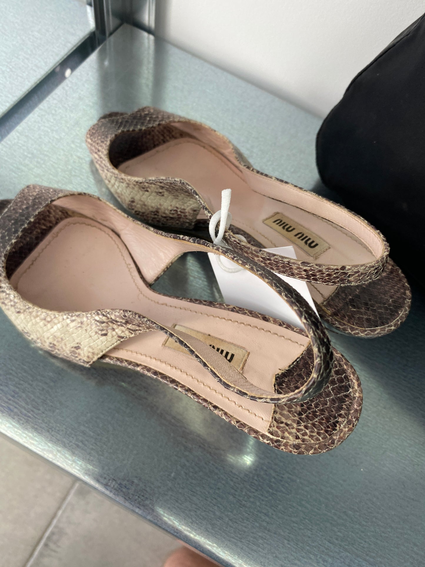 MIU MIU snakeskin wedges ( 36 1/2)