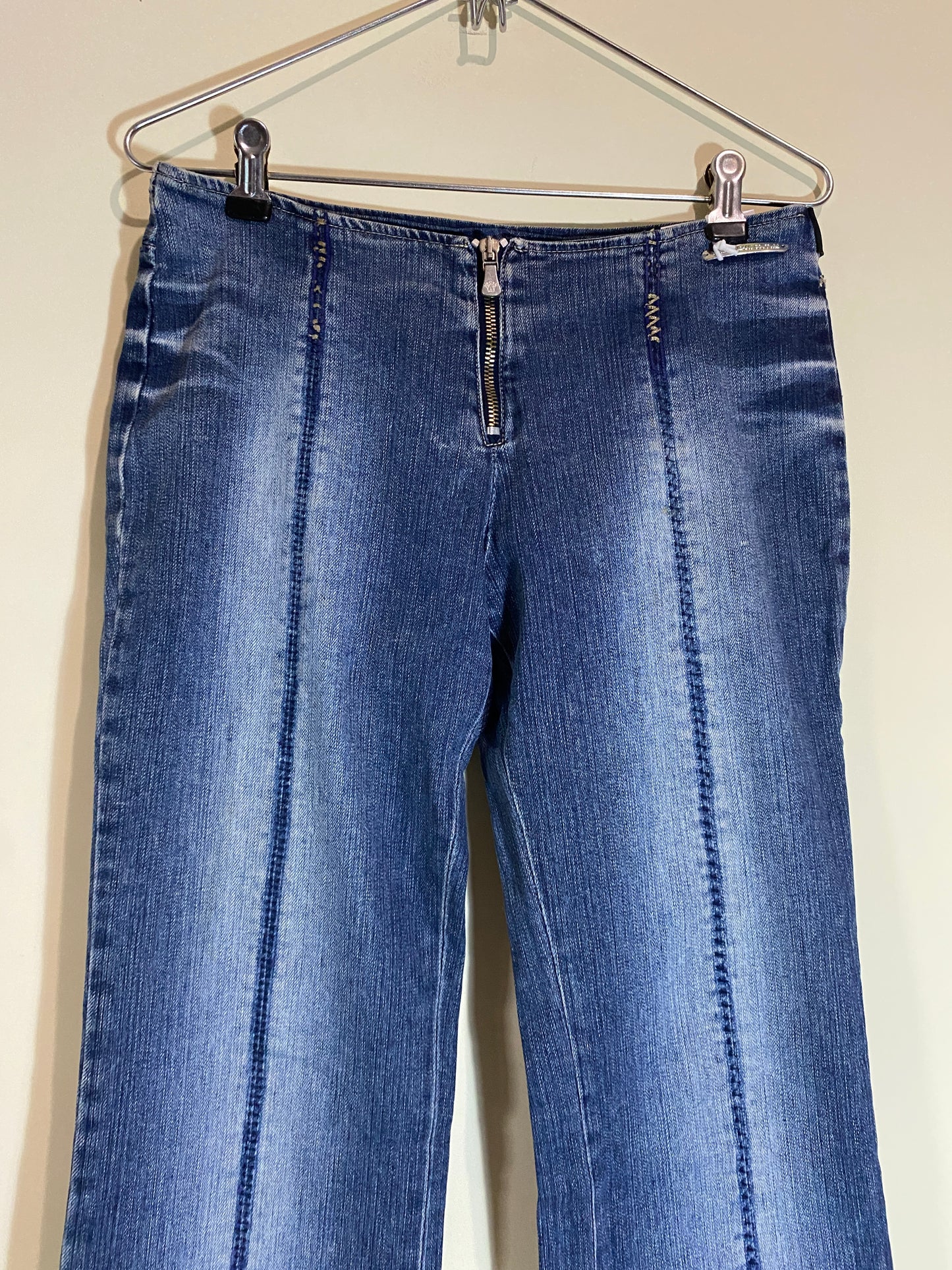 VERSACE low rise flare jeans (M)