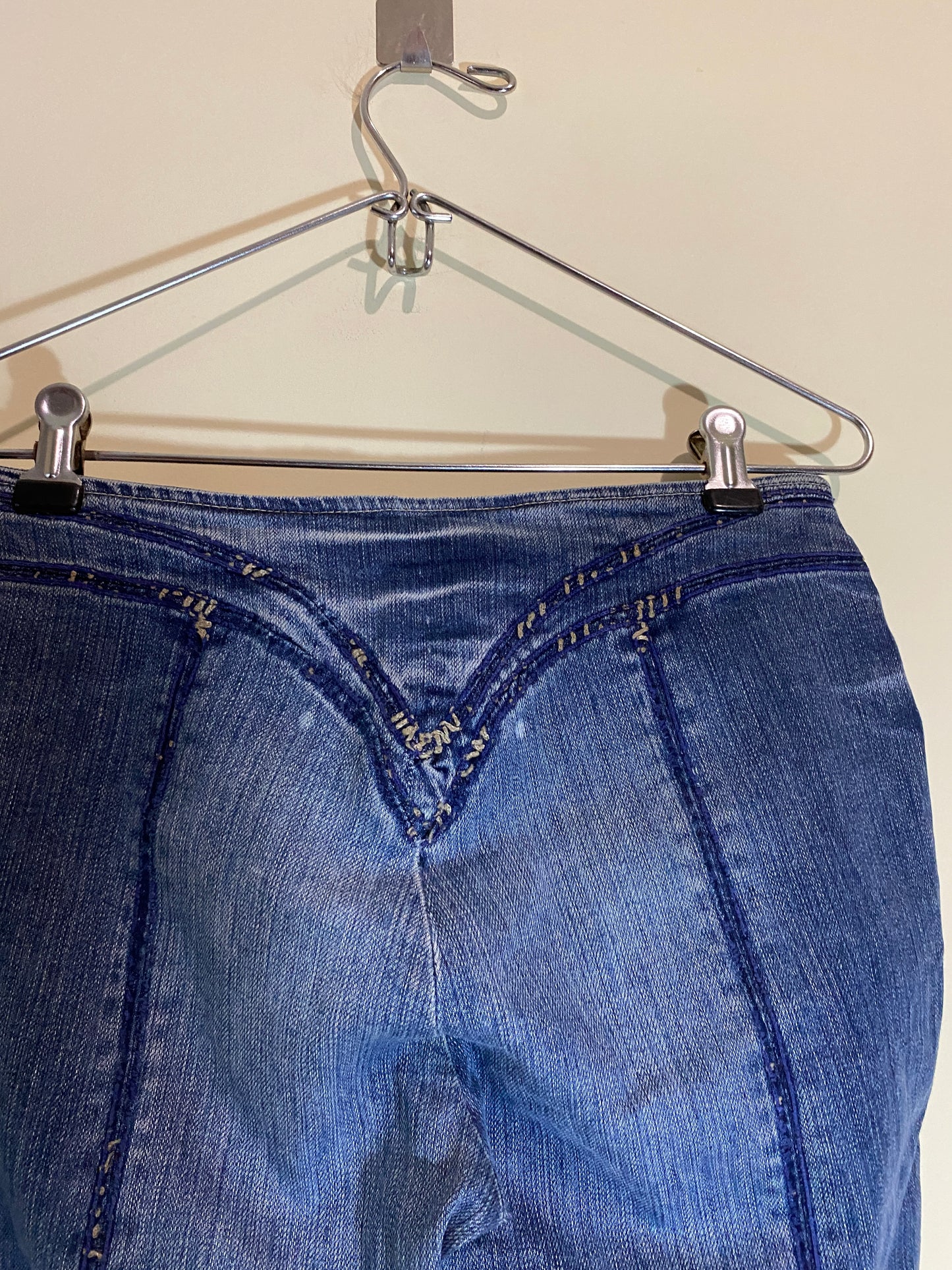 VERSACE low rise flare jeans (M)
