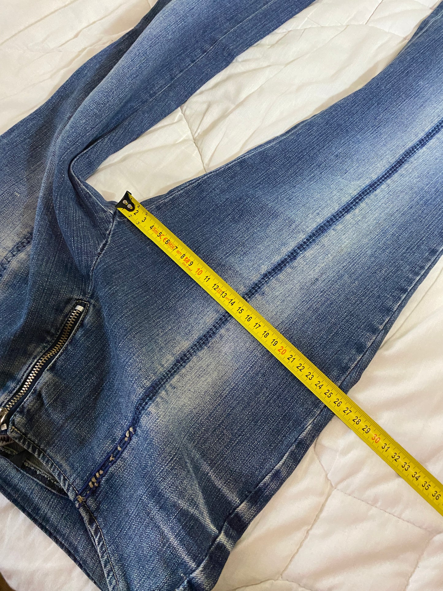 VERSACE low rise flare jeans (M)