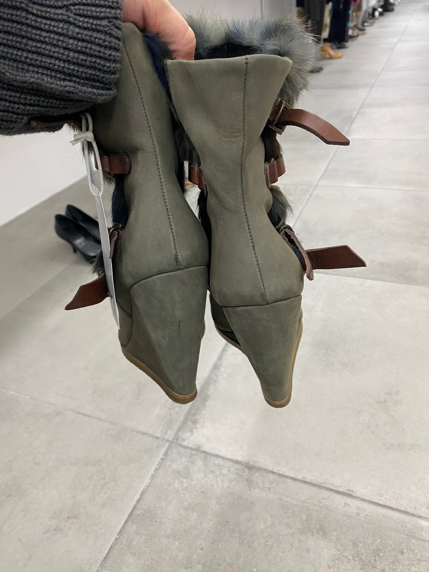 MAJE fur wedge olive green boots (39)