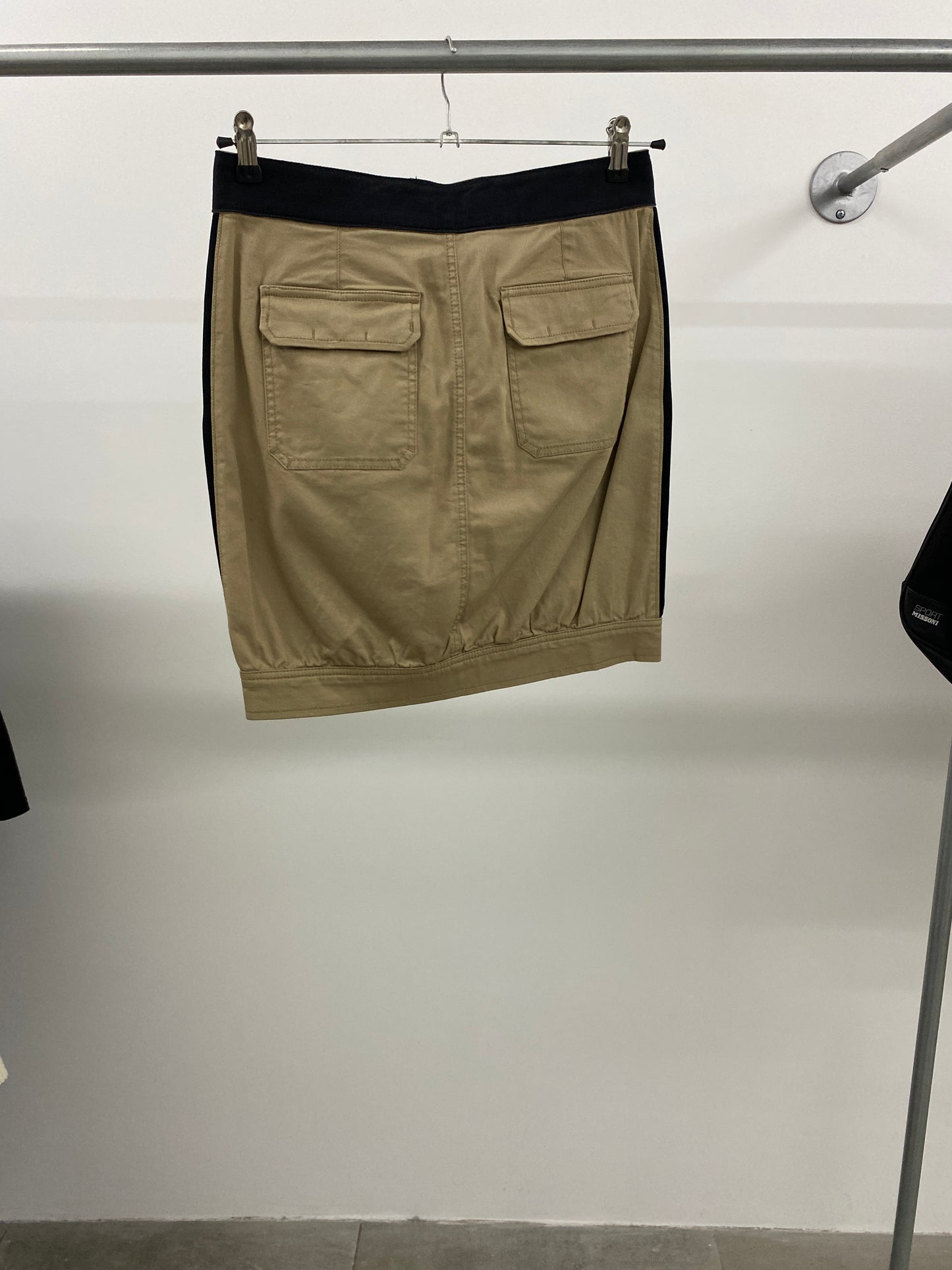 DOLCE & GABBANA 2004 khaki skirt with belt (M)