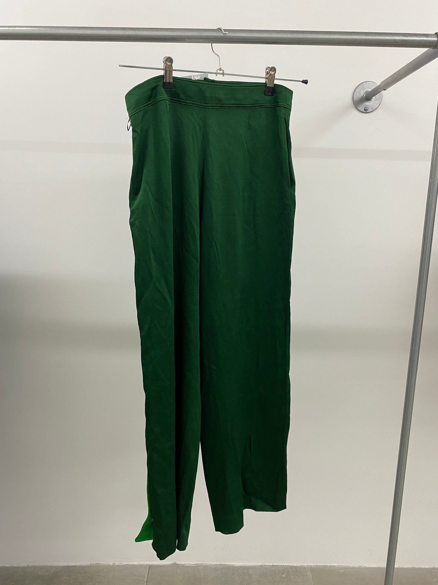 VALENTINO green trousers w/ suspended belt (L)