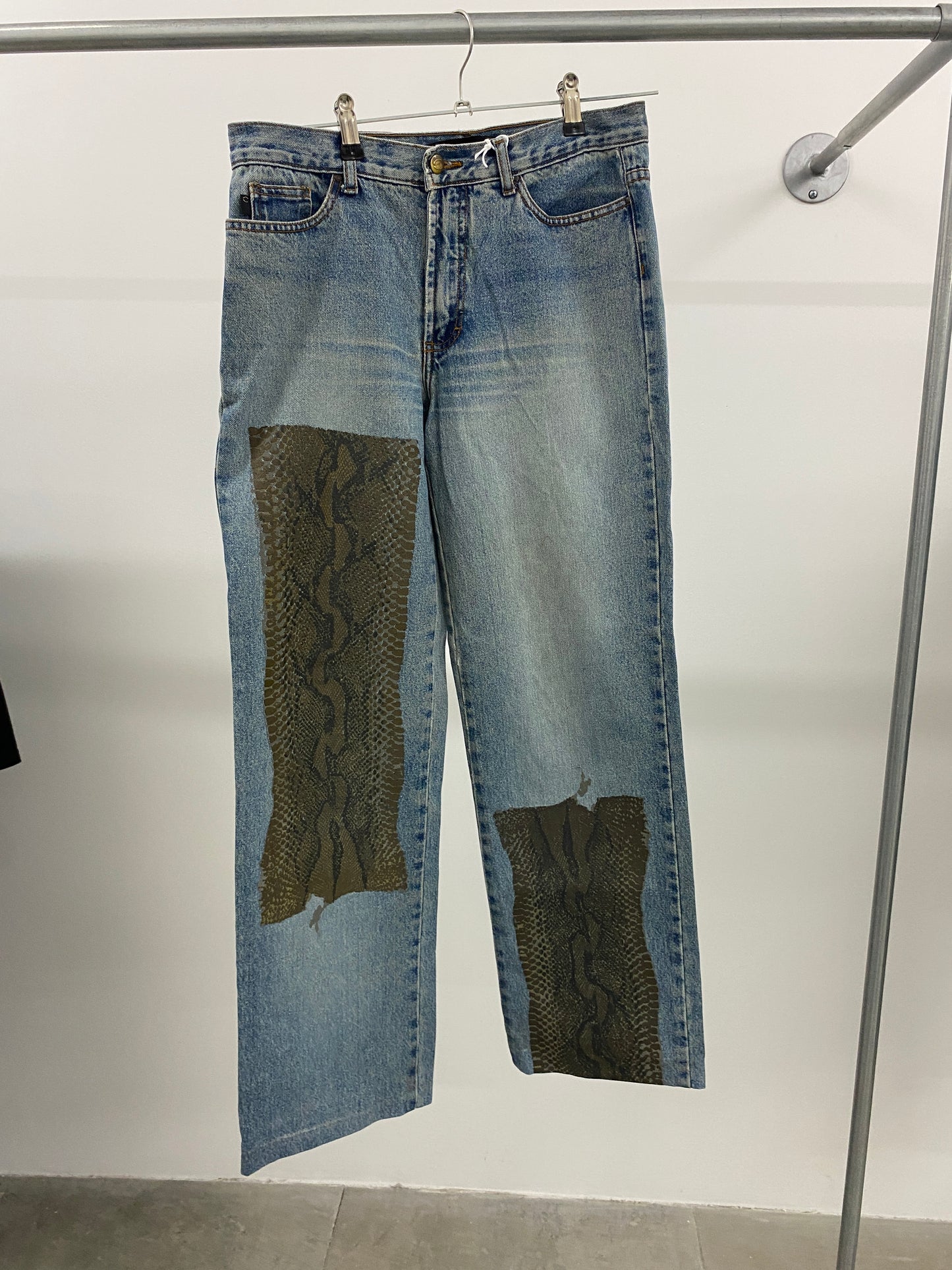 JUST CAVALLI snakeprint jeans (L)