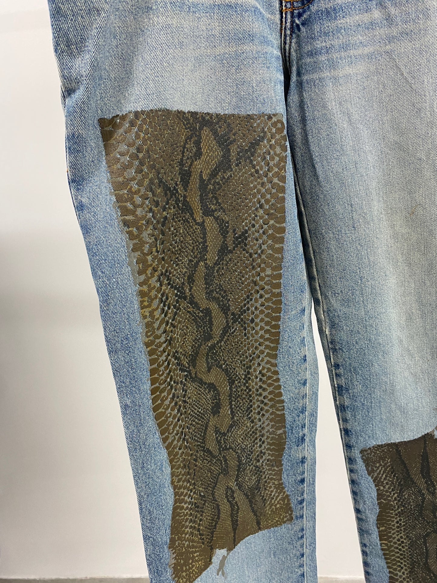 JUST CAVALLI snakeprint jeans (L)