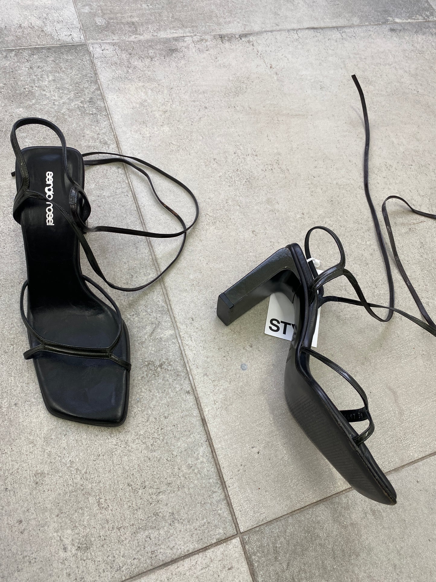 SERGIO ROSSI strappy heeled sandal (39)