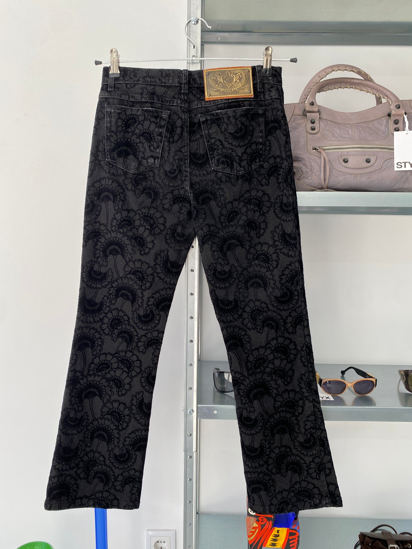 ROBERTO CAVALLI black flower motif jeans (XS)