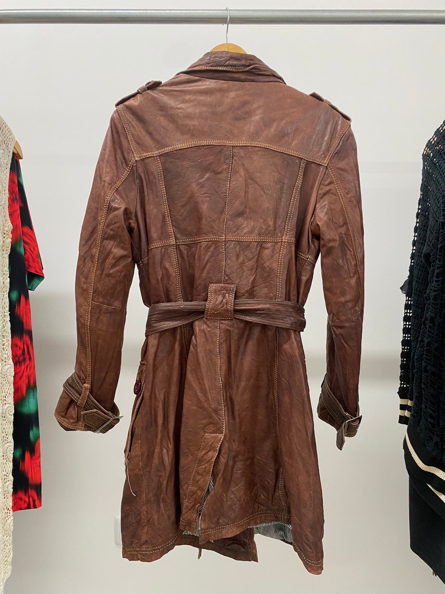 VINTAGE bown leather trench coat (L)