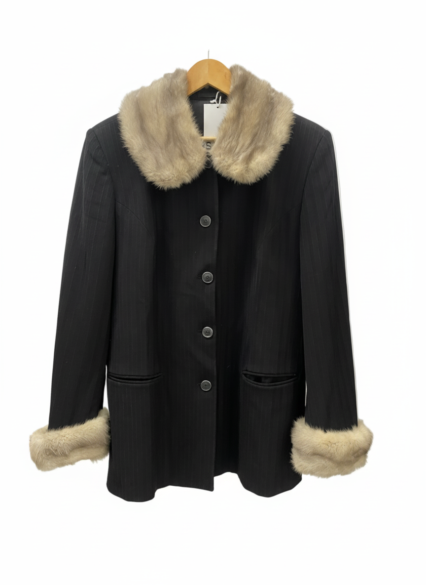 VINTAGE coat w/faux fur collar and cuffs (XL)