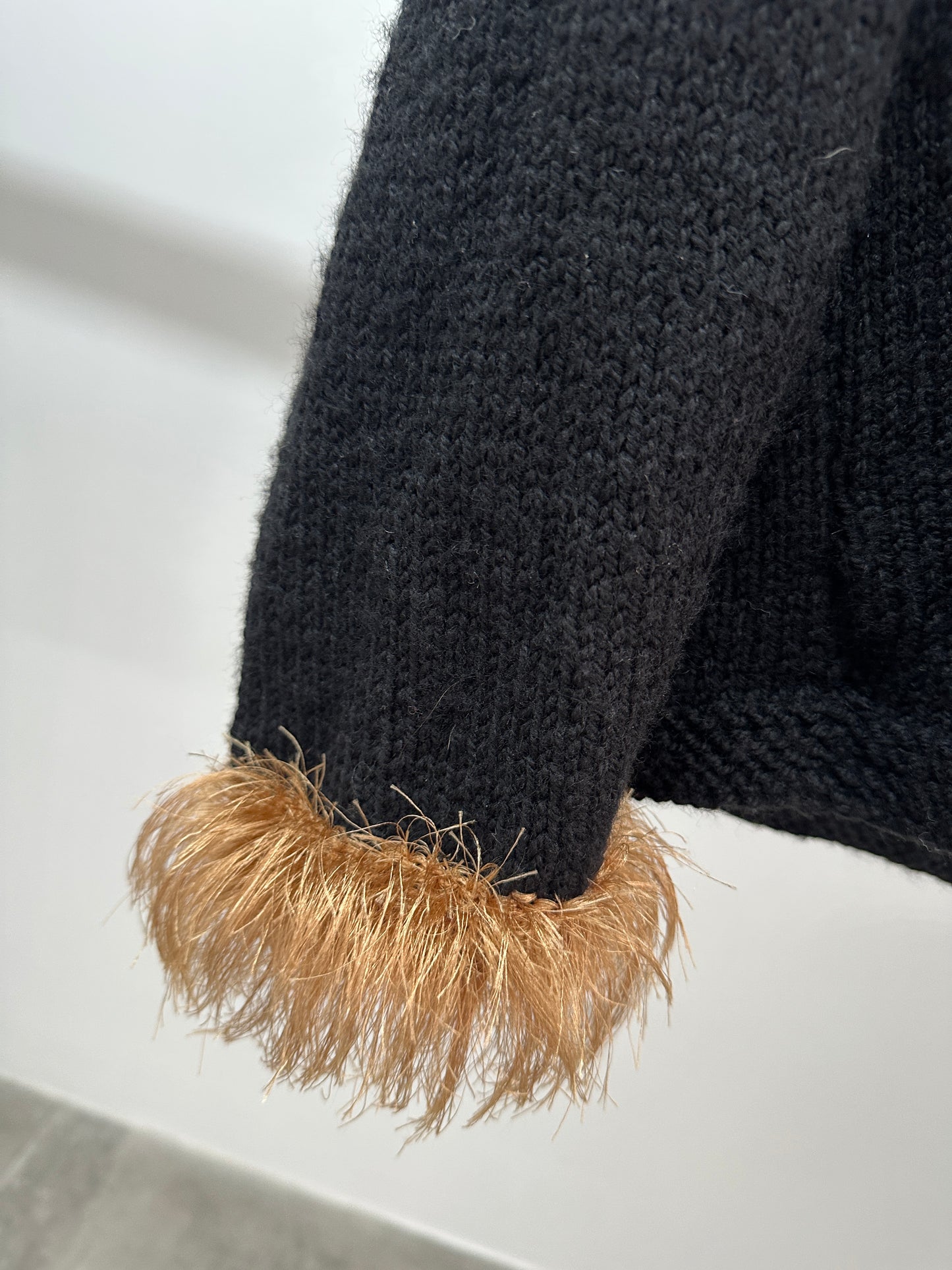 VINTAGE cardigan with faux fur collar and cuffs (L)