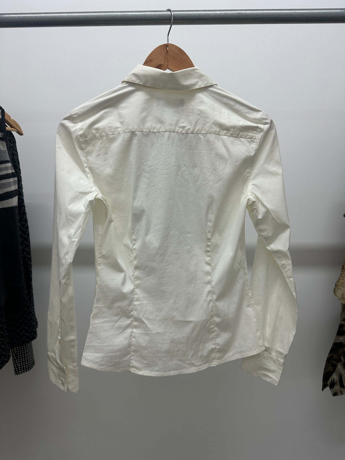 ALEXANDER MCQUEEN  white shirt w/ ruffled details (M)