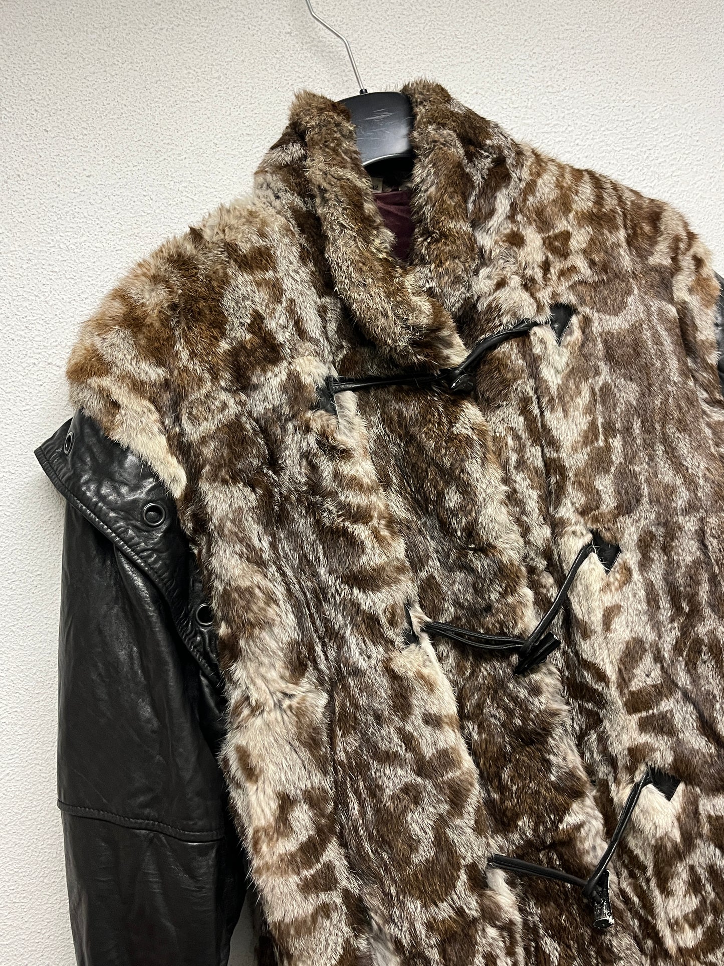 VINTAGE fur and leather coat with removable sleeves (XL)