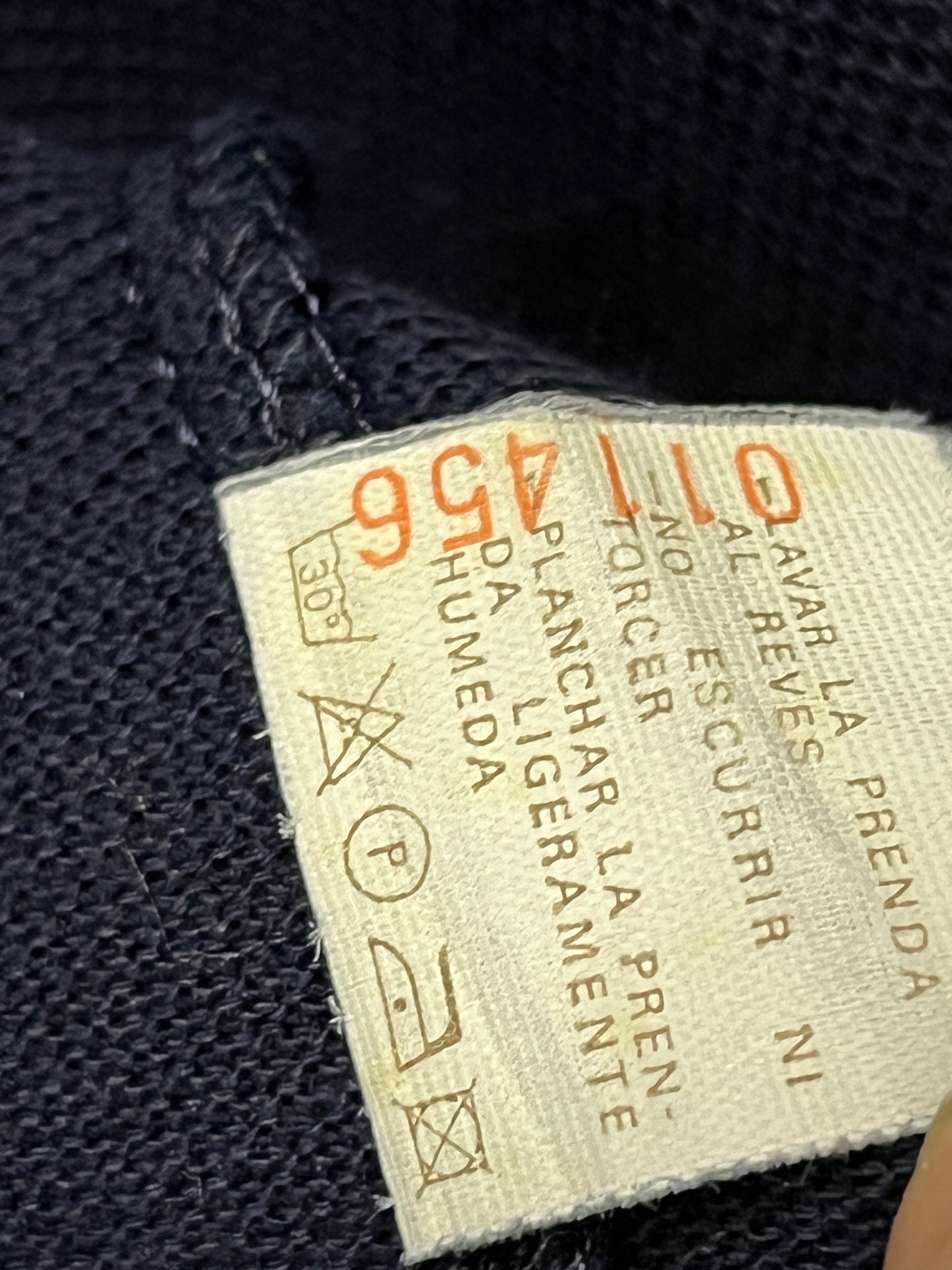 BURBERRY navy polo (M)