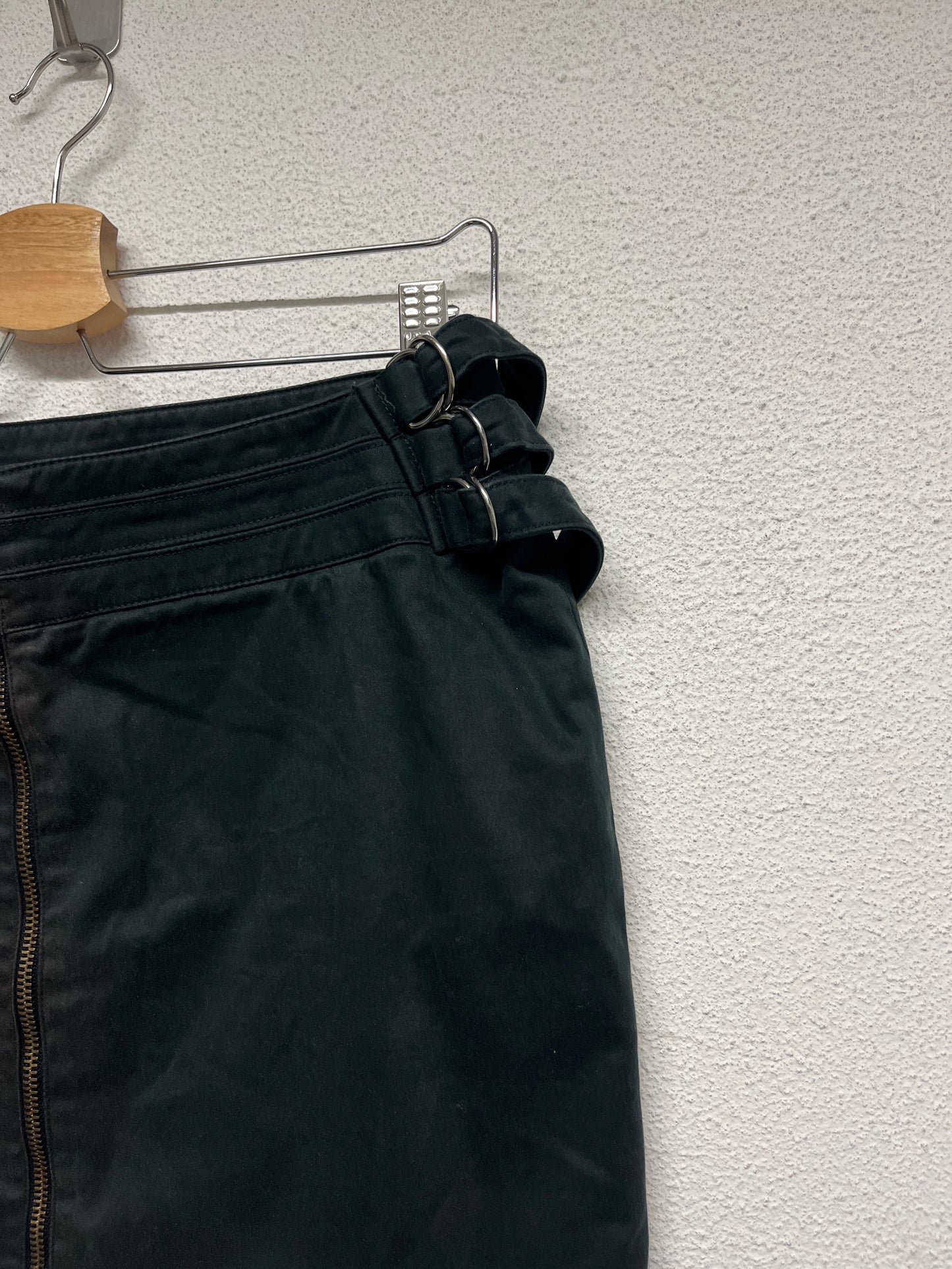 VERSACE zipped cargo belted mini skirt (M)