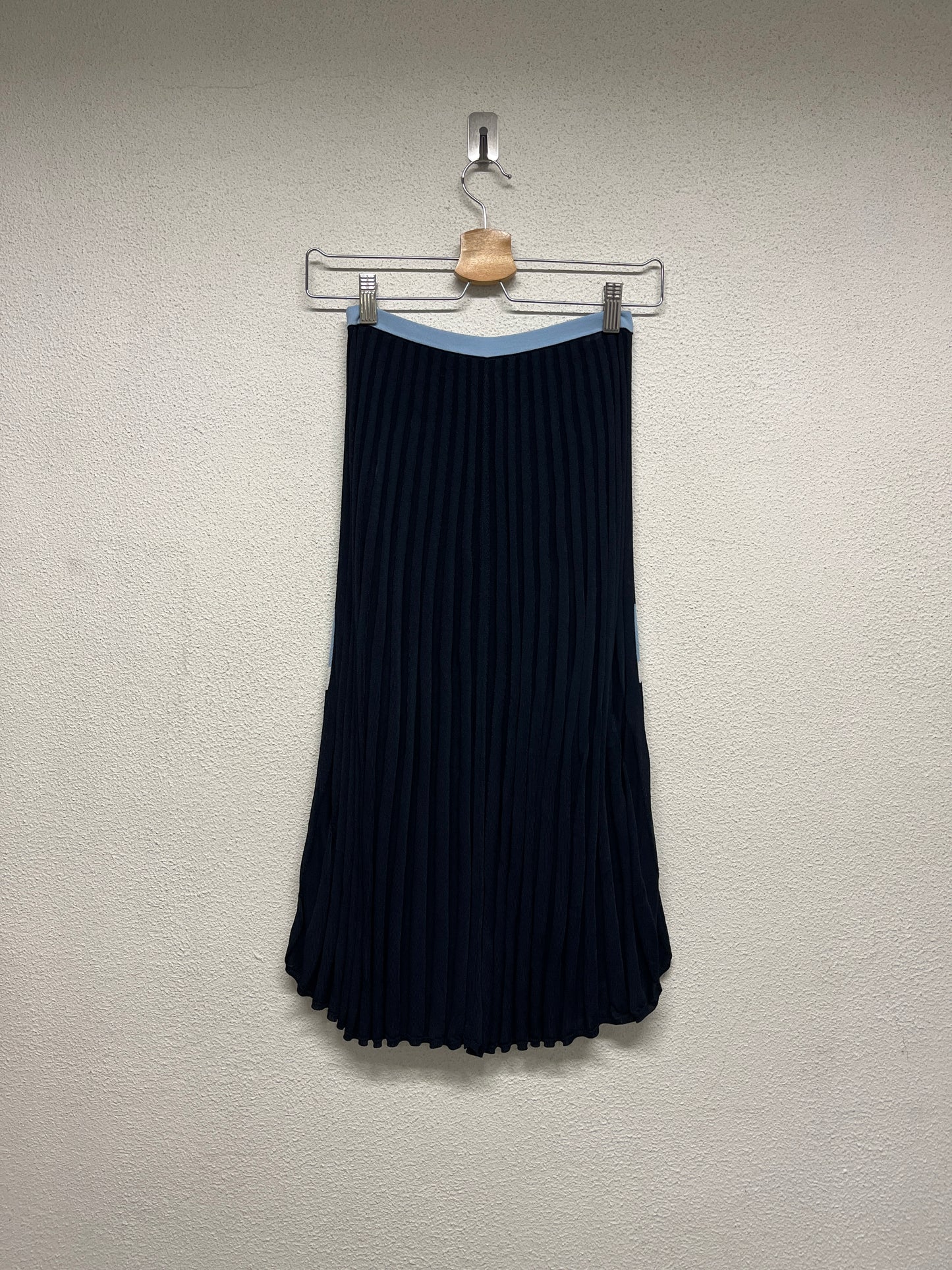 VERSACE pleated navy skirt (XS)