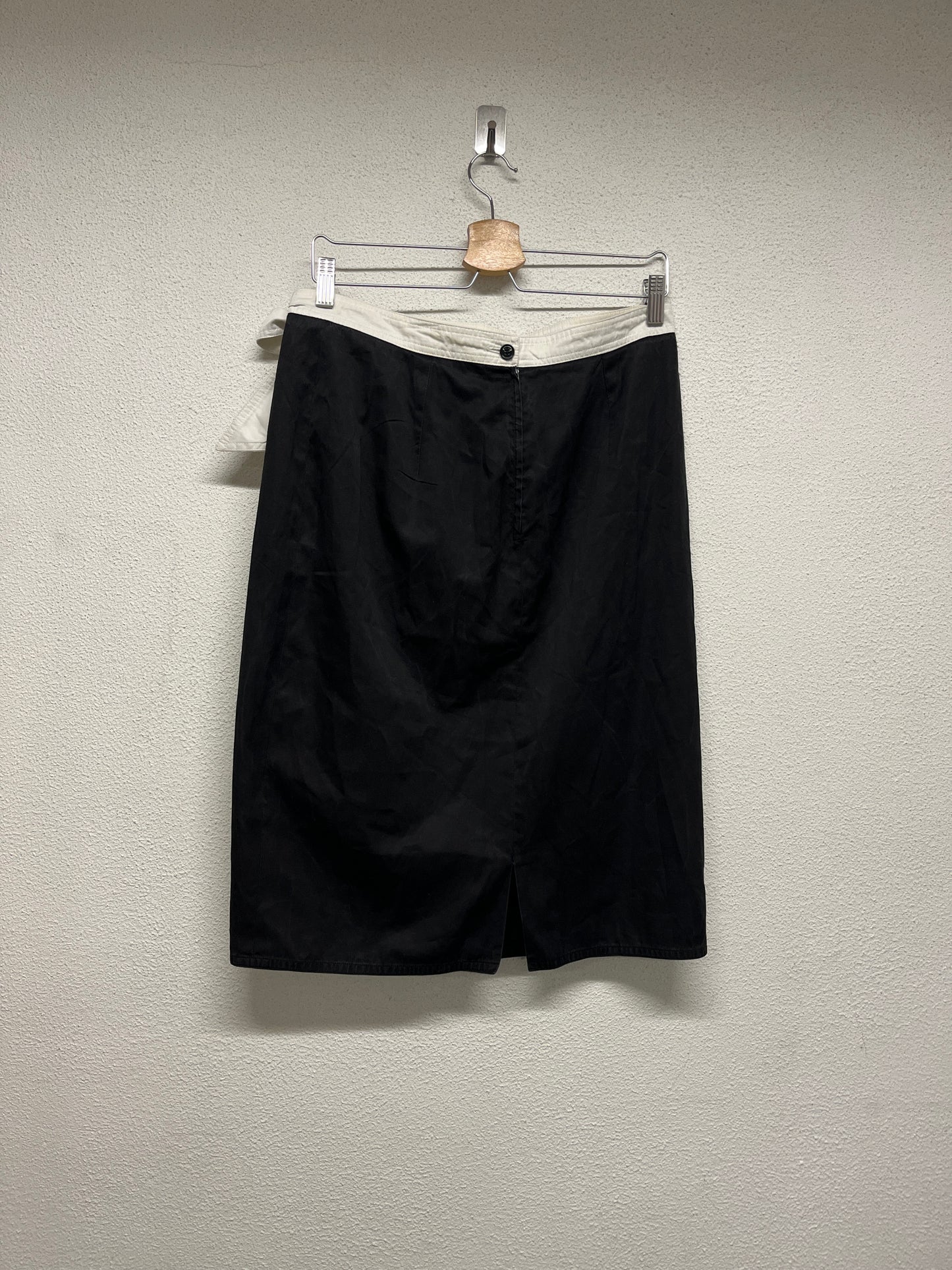 VALENTINO black and white skirt with lace/ties (L)
