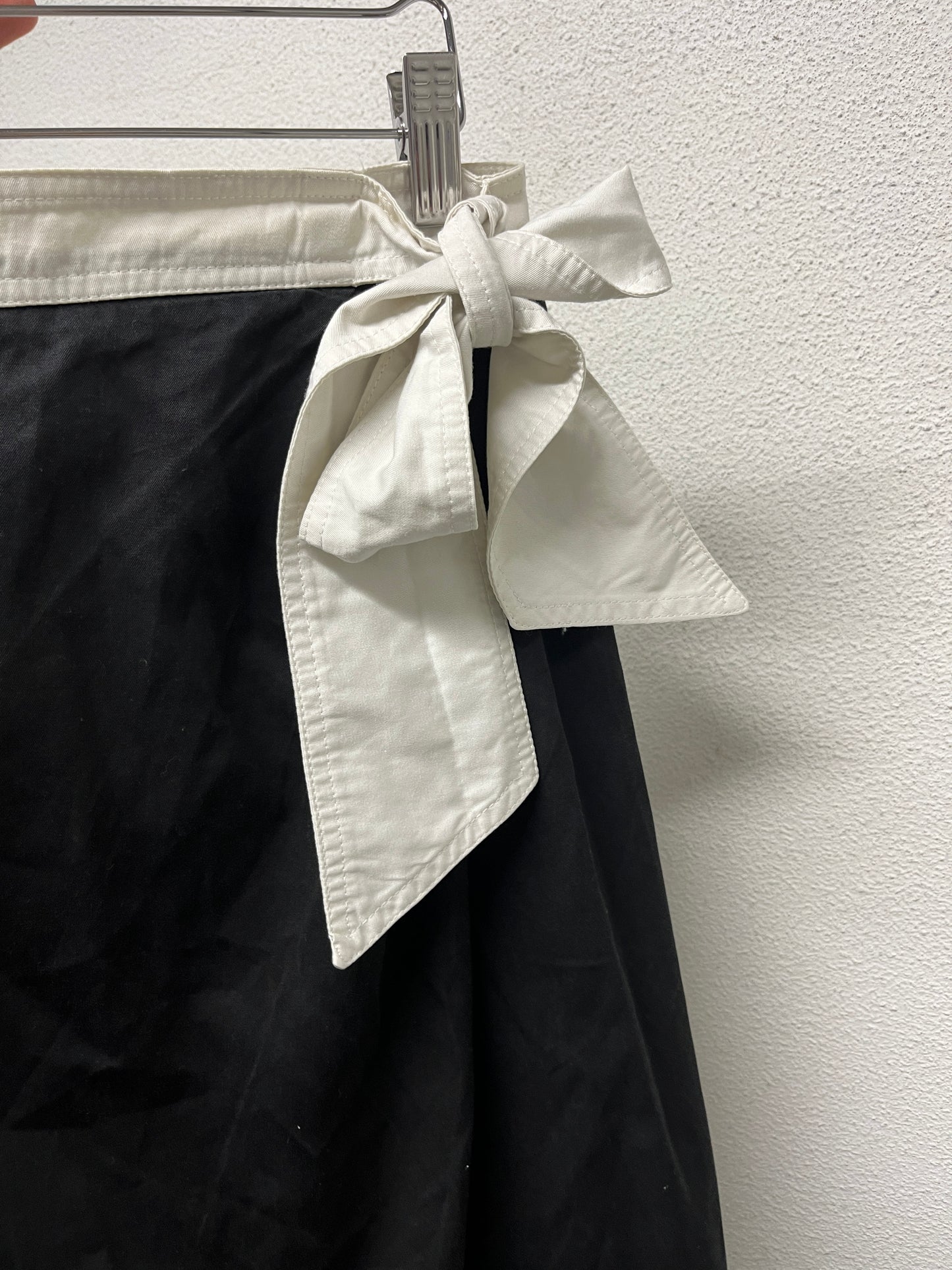 VALENTINO black and white skirt with lace/ties (L)