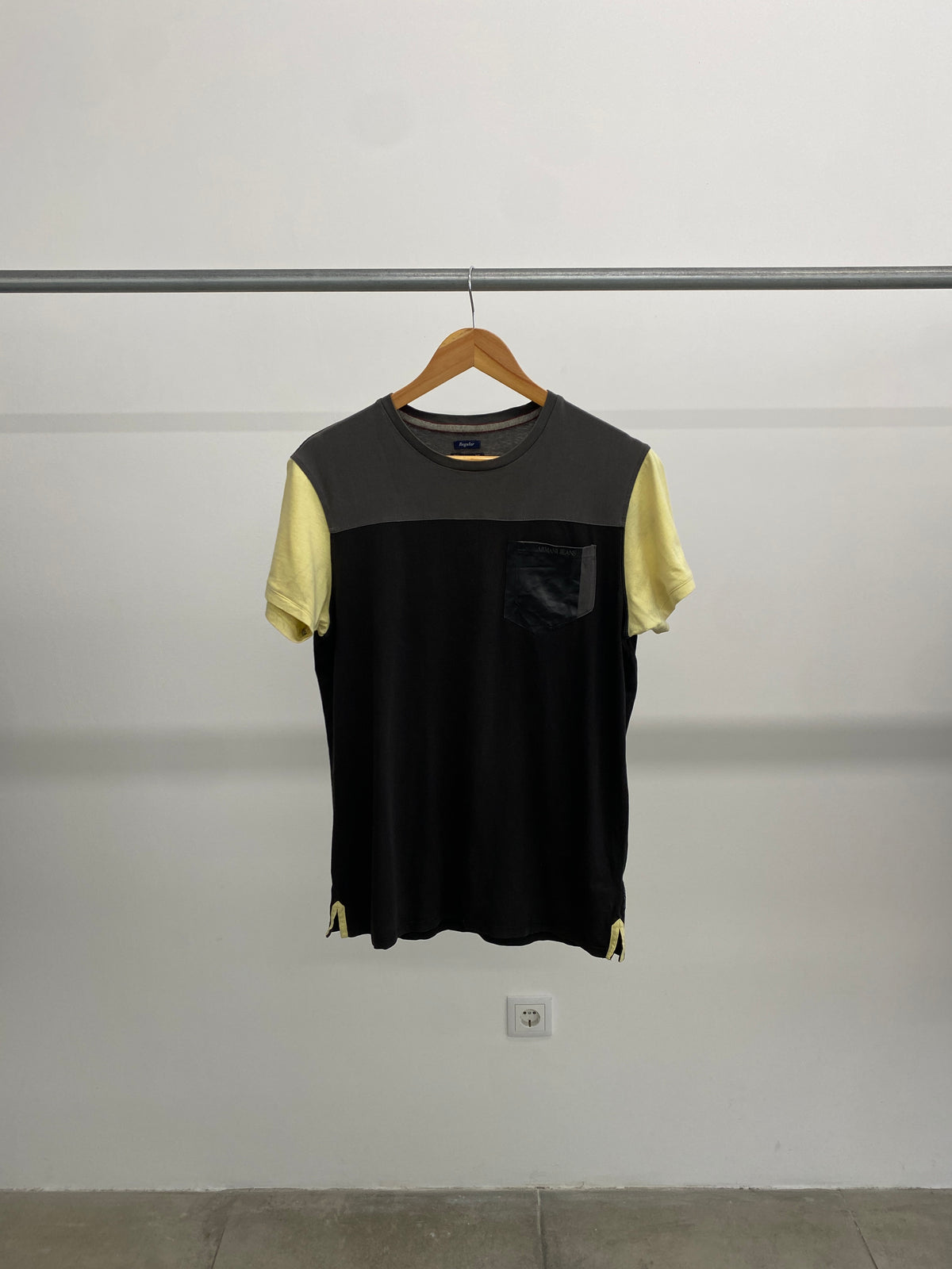 Armani Jeans grey and yellow t-shirt (M)