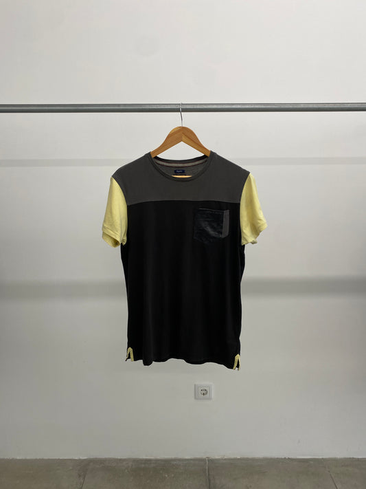 Armani Jeans grey and yellow t-shirt (M)