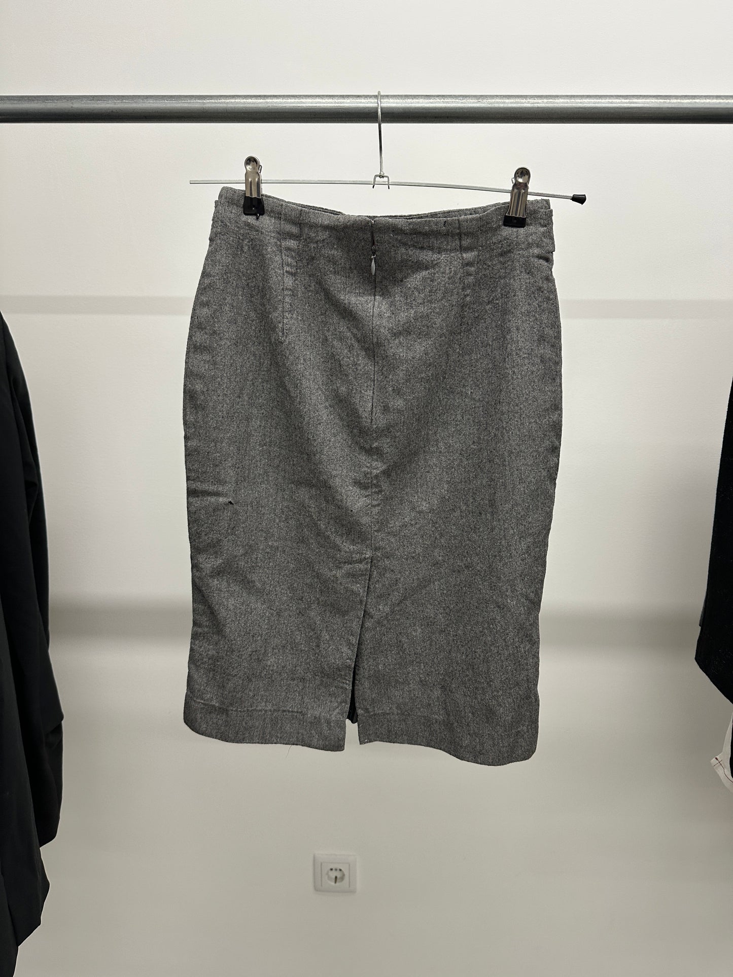 BURBERRY wool skirt (M)