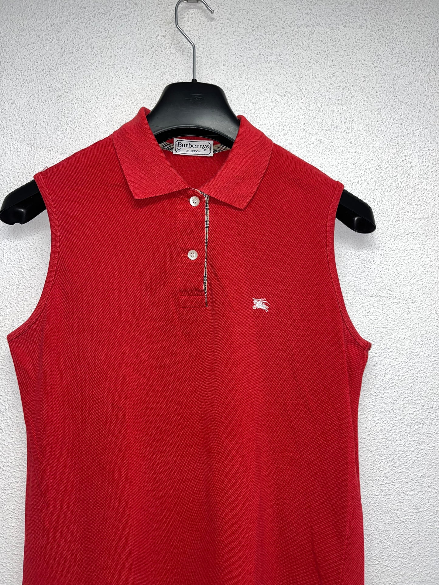 BURBERRY red sleeveless polo shirt (L)