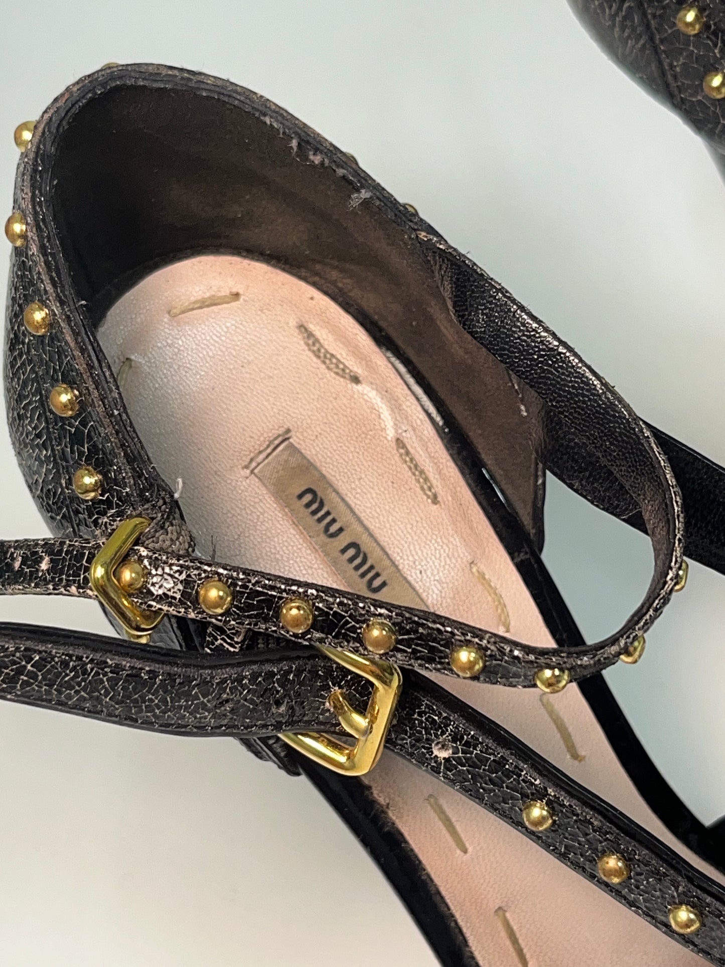 MIU MIU black leather Sandals with golden details (38.5)