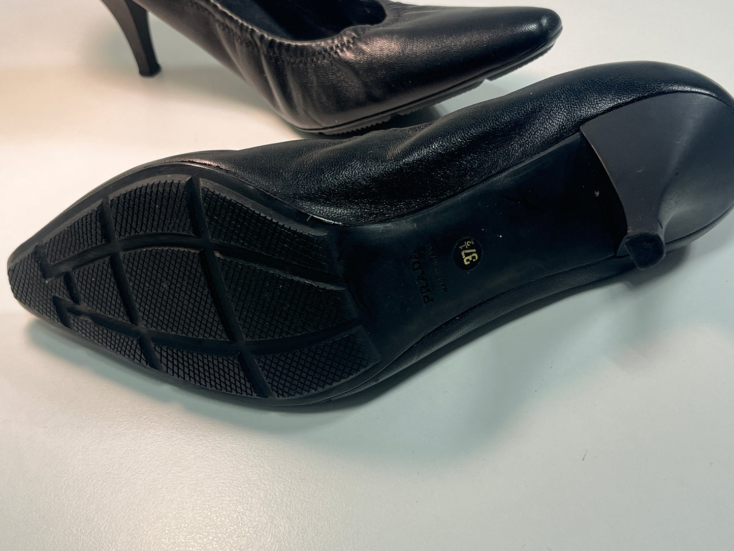 PRADA Linea Rossa leather pointy heels (38)