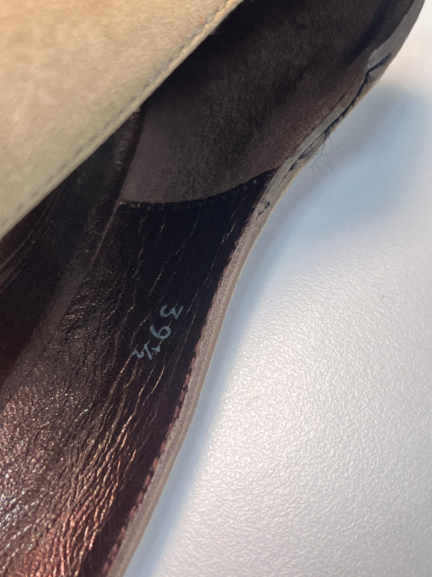 TOD'S suede pointy loafer kitten heels (39.5)