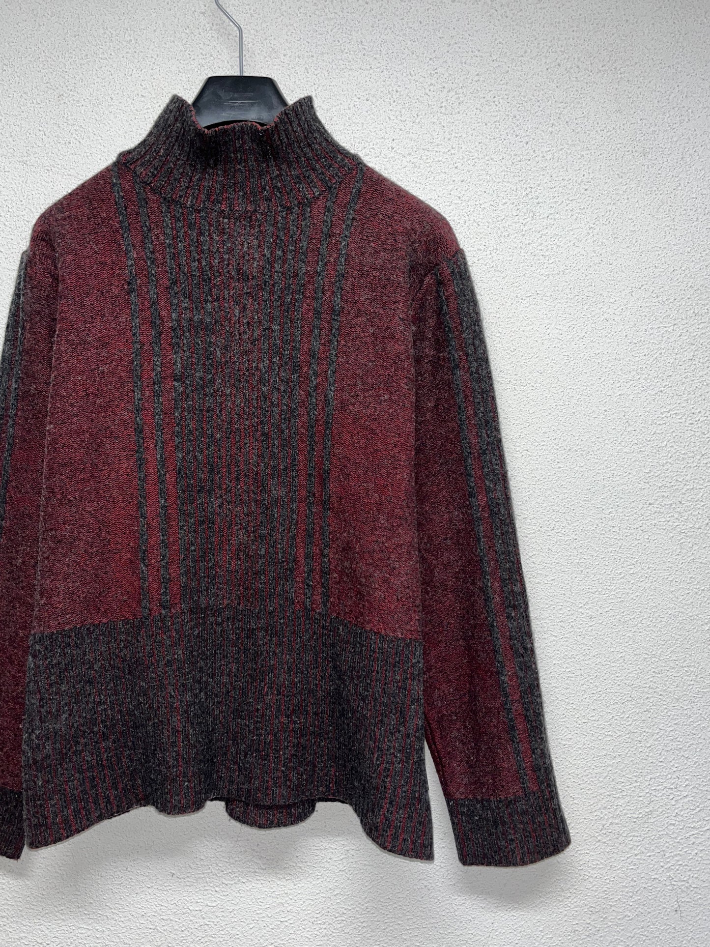 VERSACE wool sweater (M)